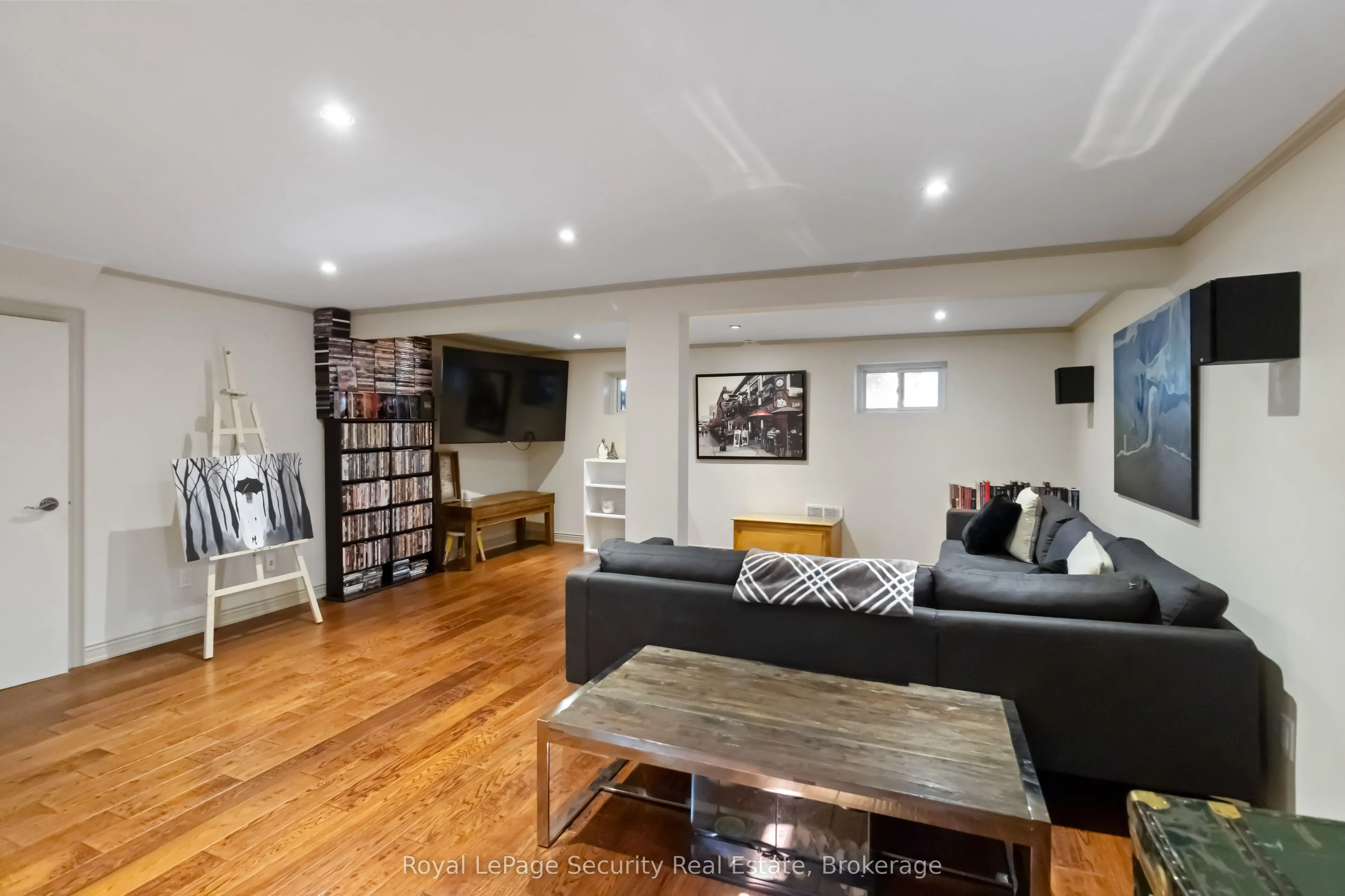 53 Dunblaine Crescent W