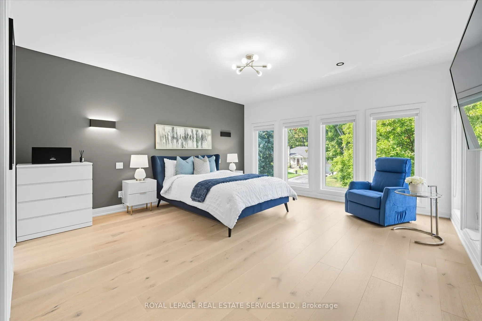 396 River Side Drive