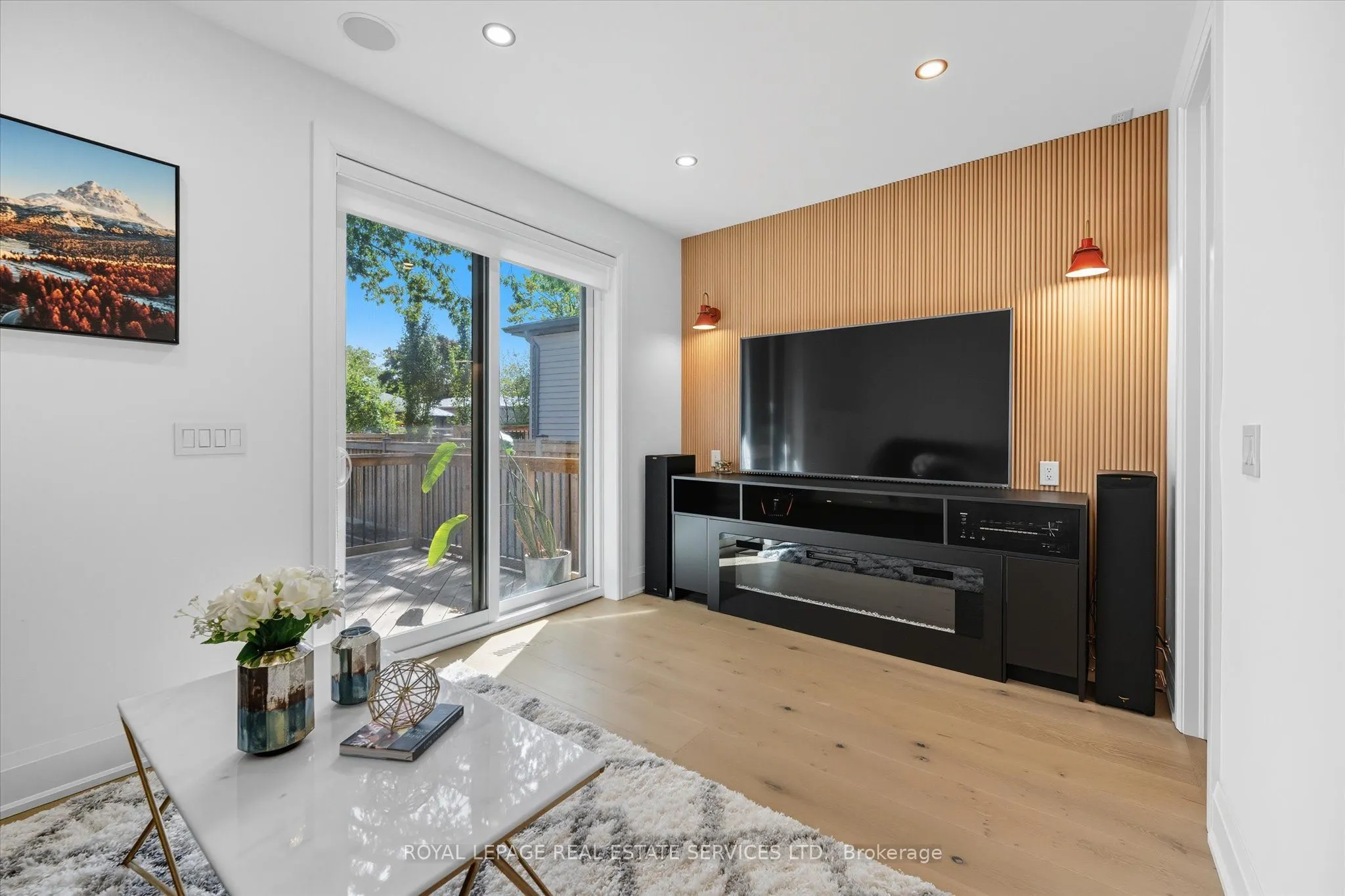 396 River Side Drive