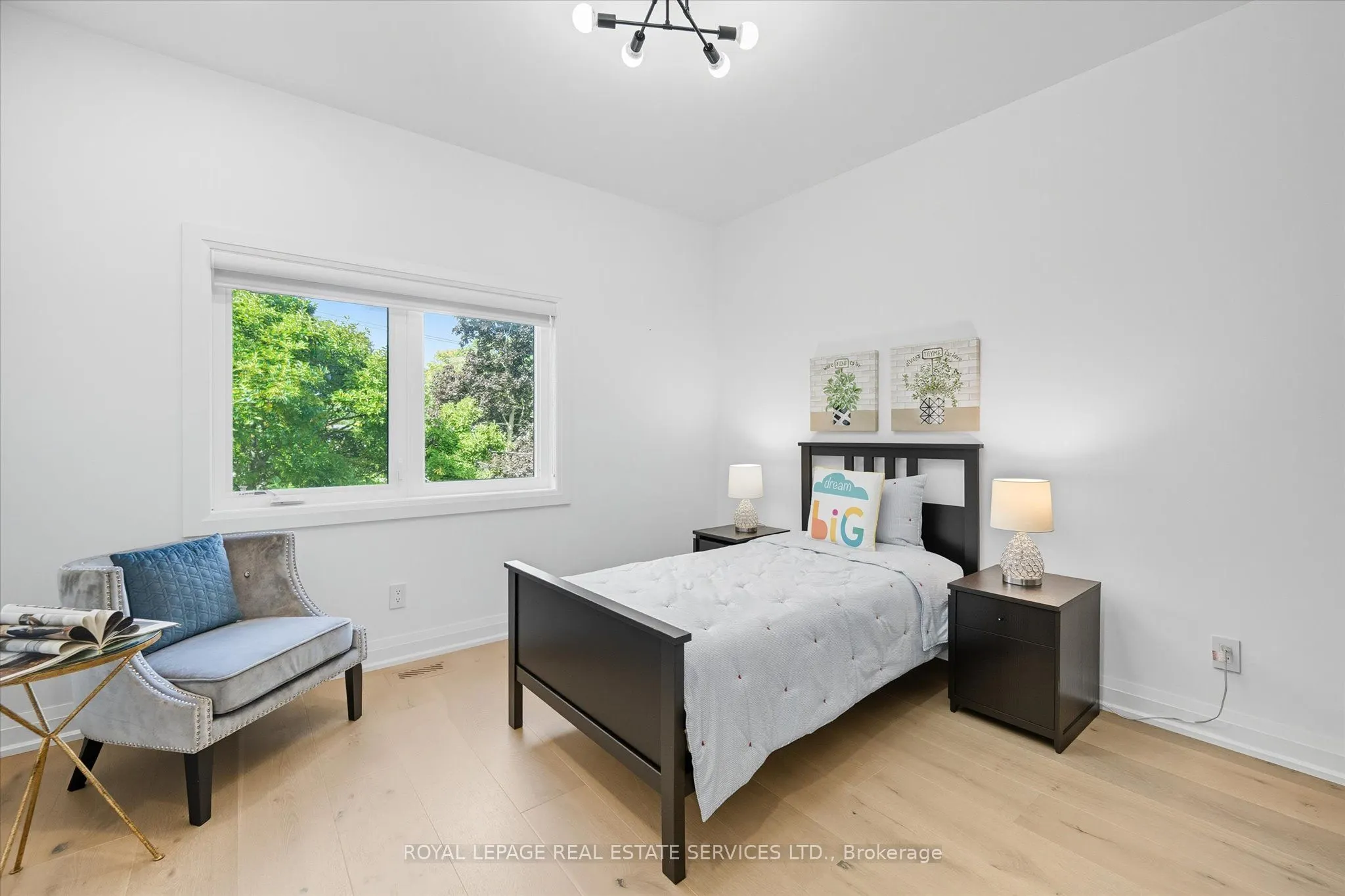 396 River Side Drive