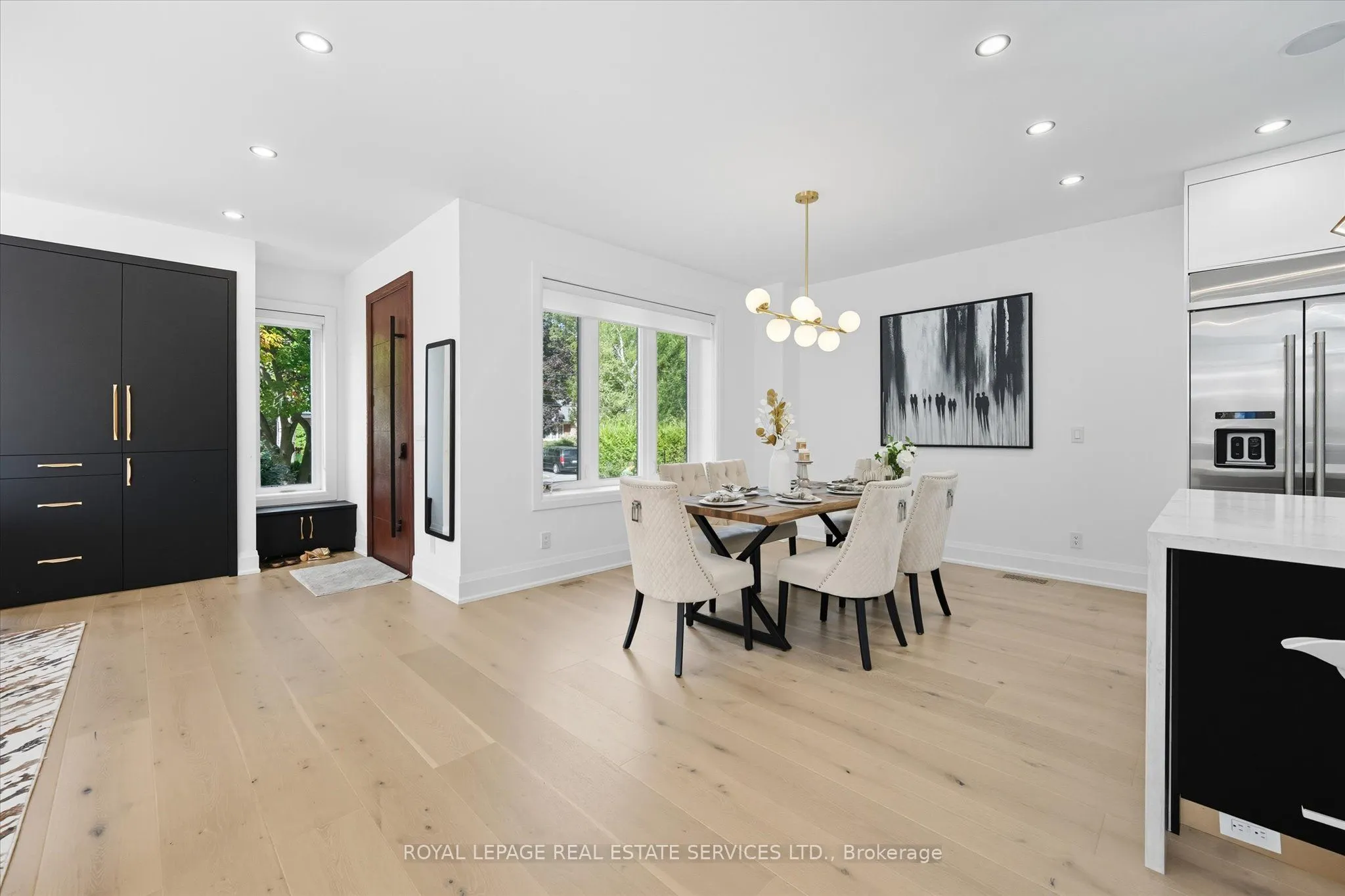 396 River Side Drive