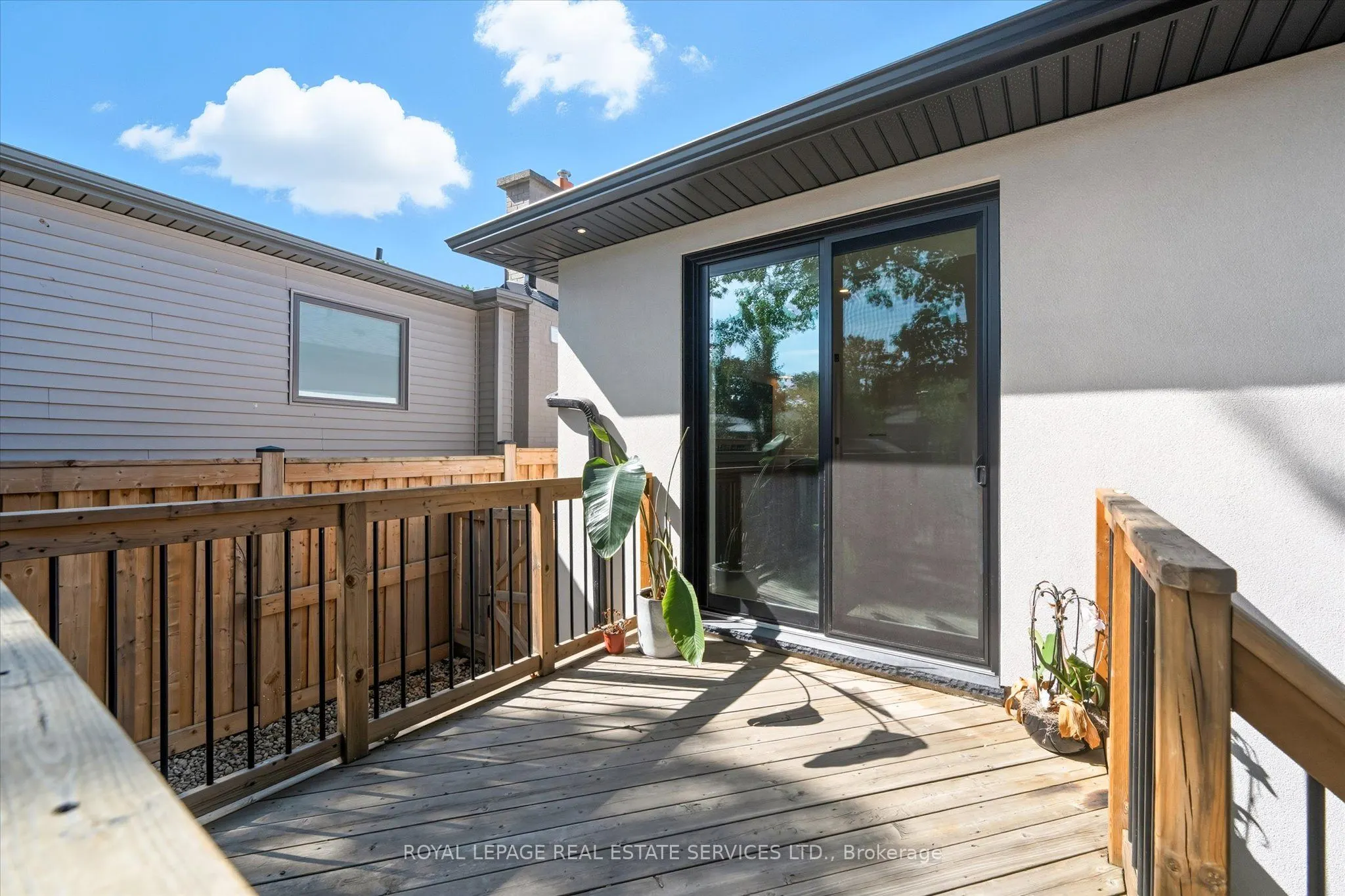 396 River Side Drive