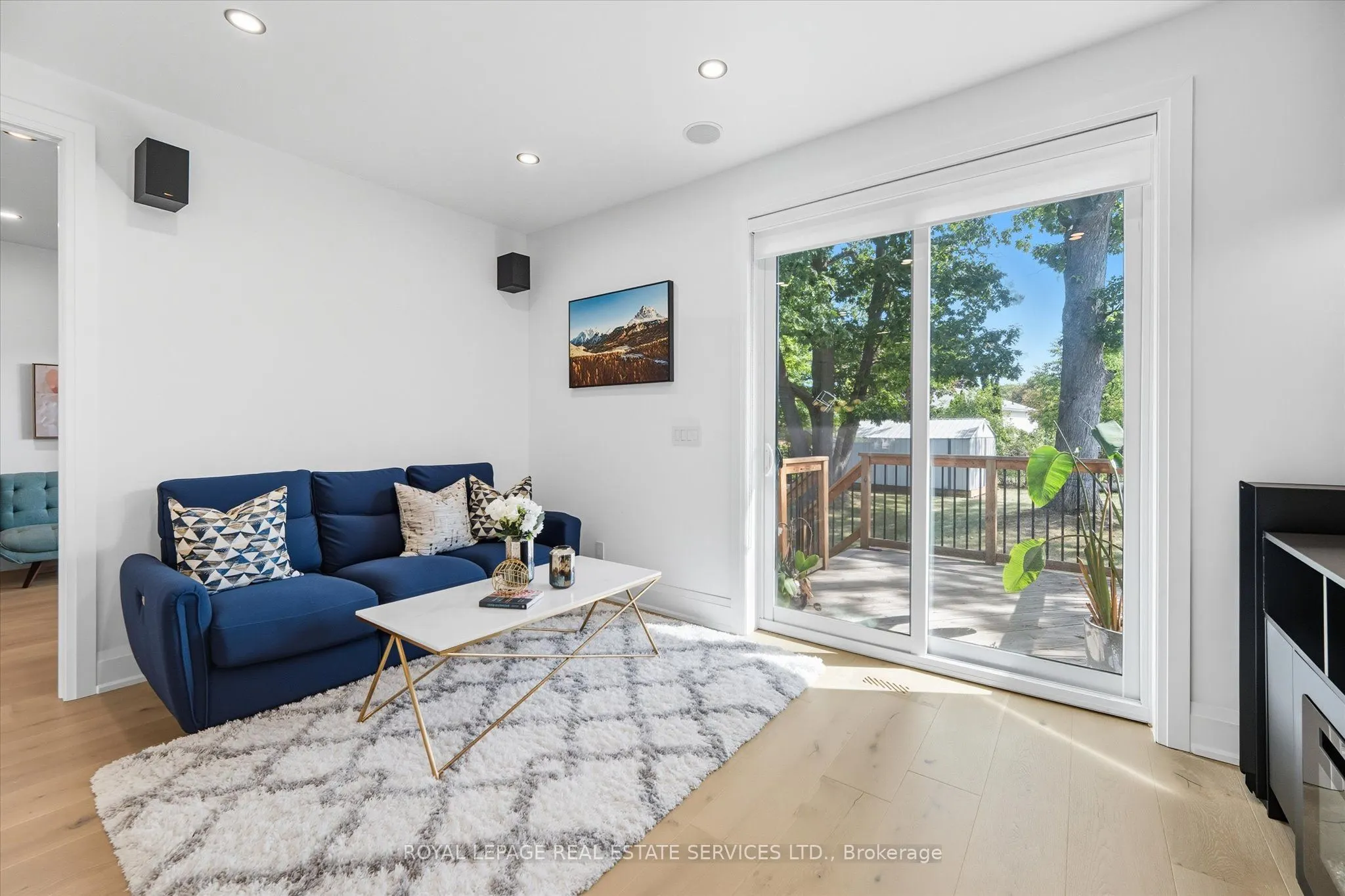 396 River Side Drive