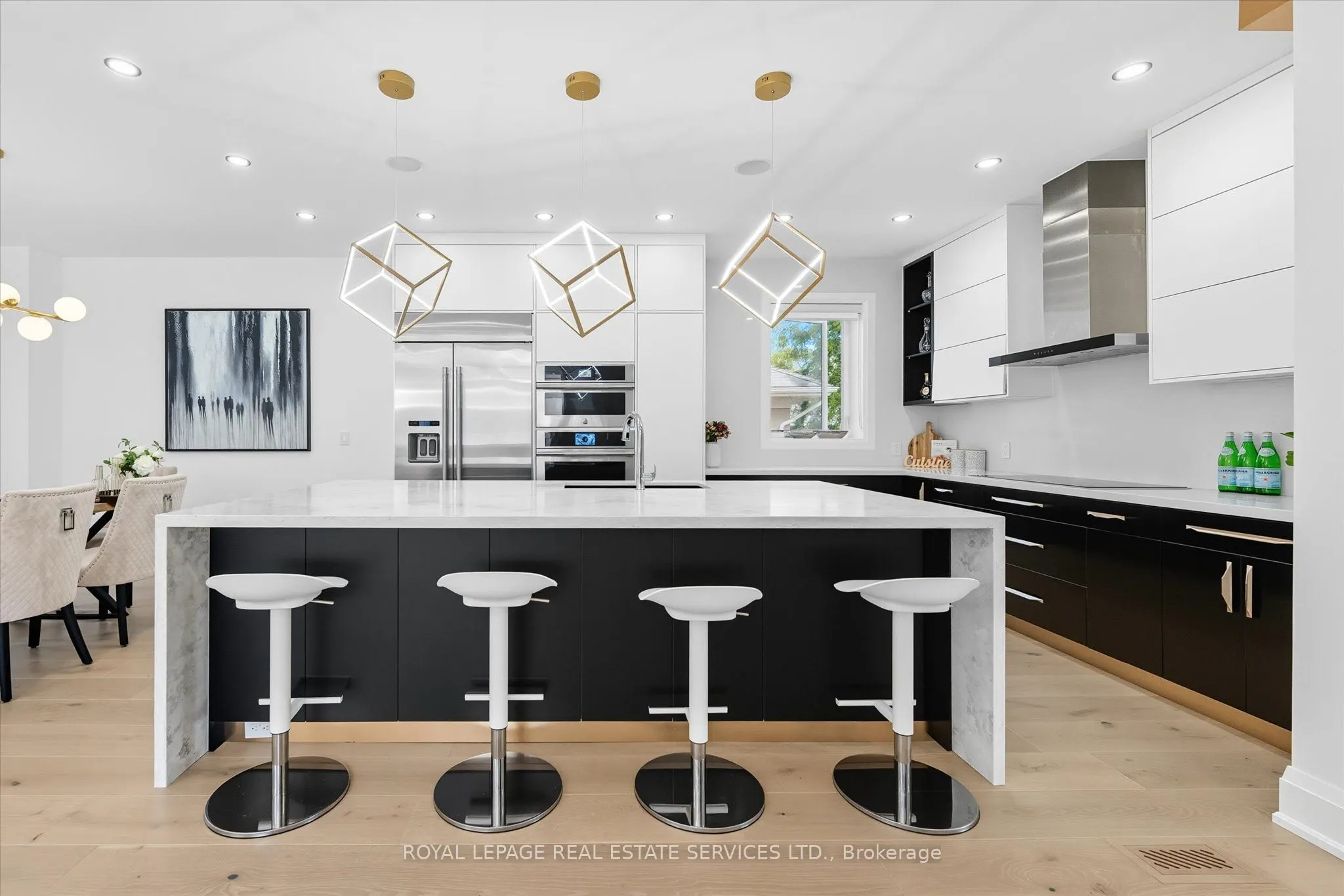 396 River Side Drive