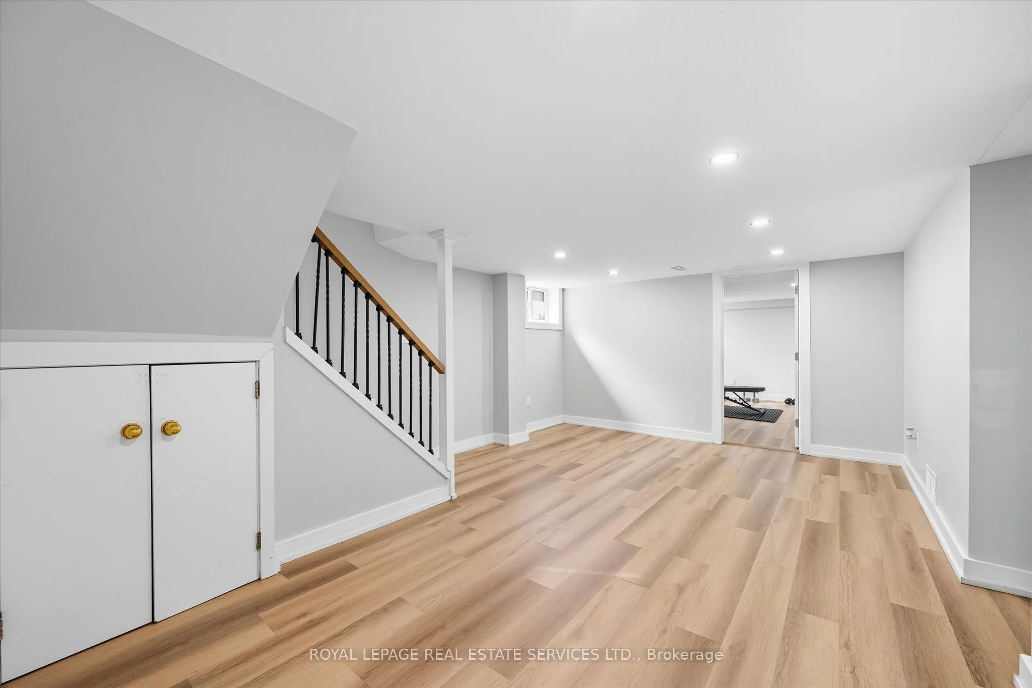 396 River Side Drive