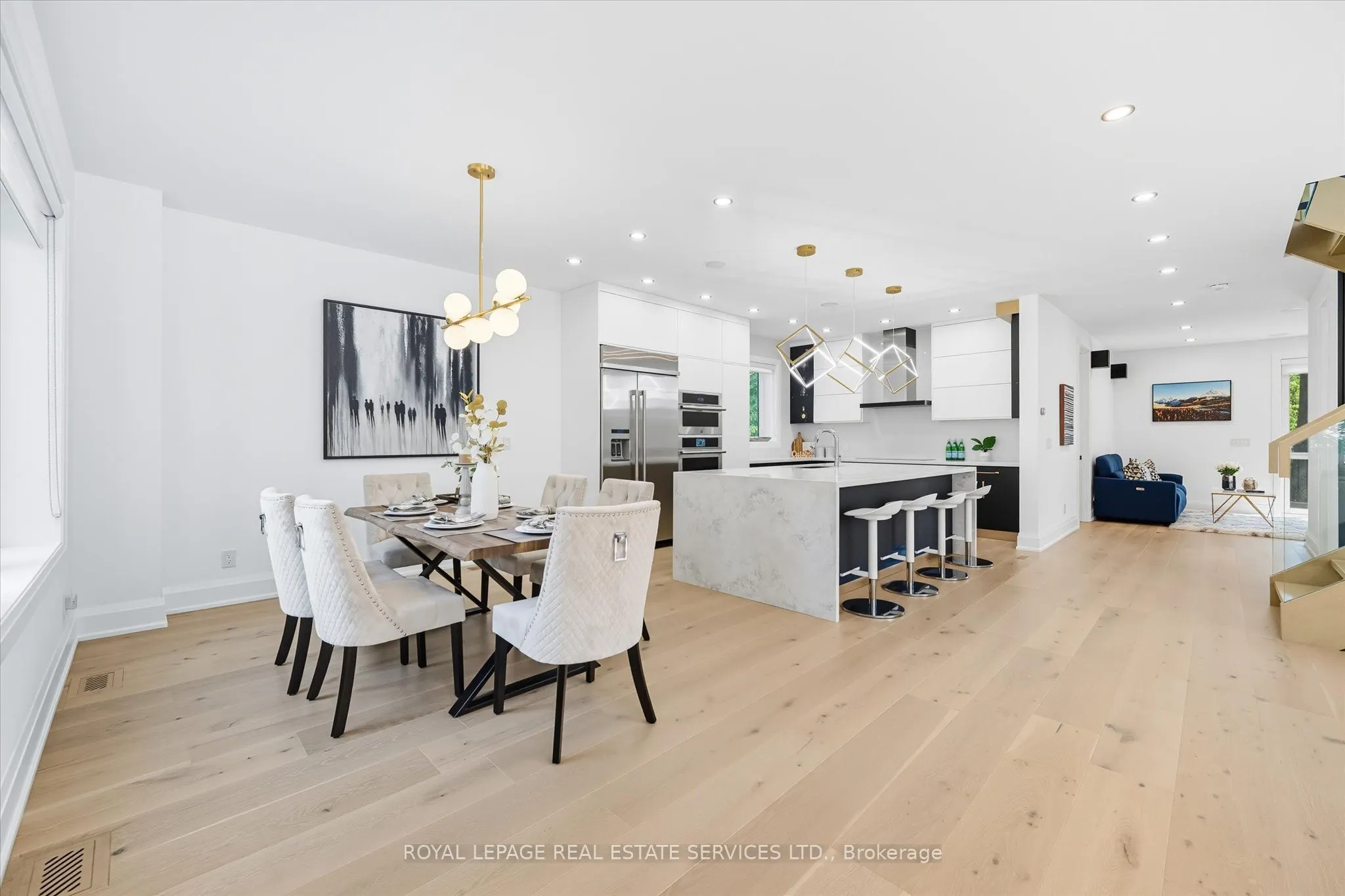 396 River Side Drive