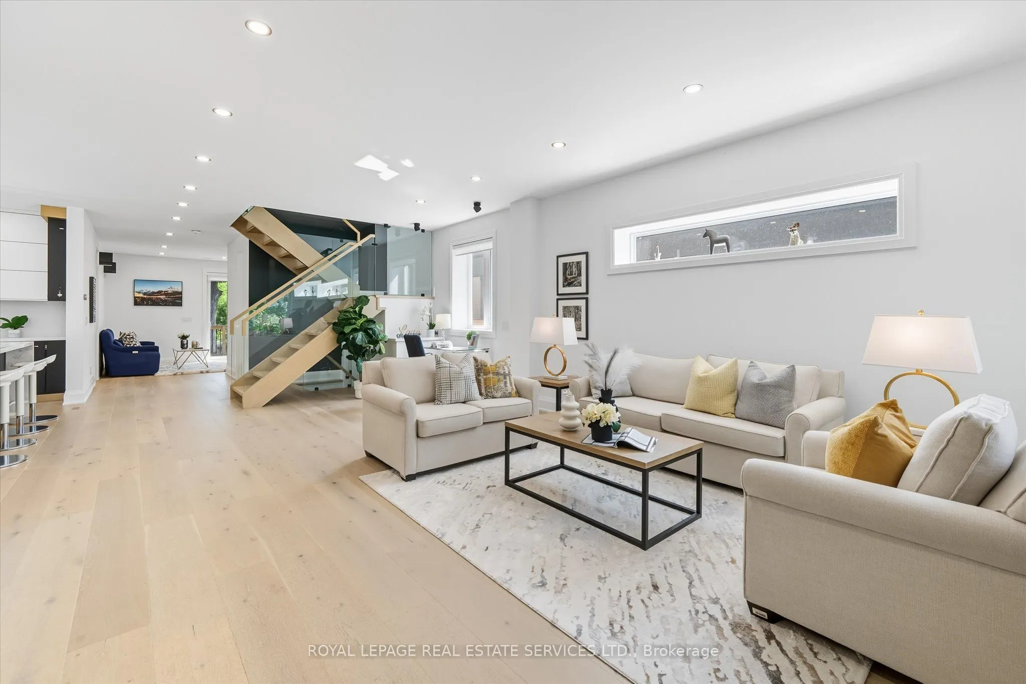 396 River Side Drive