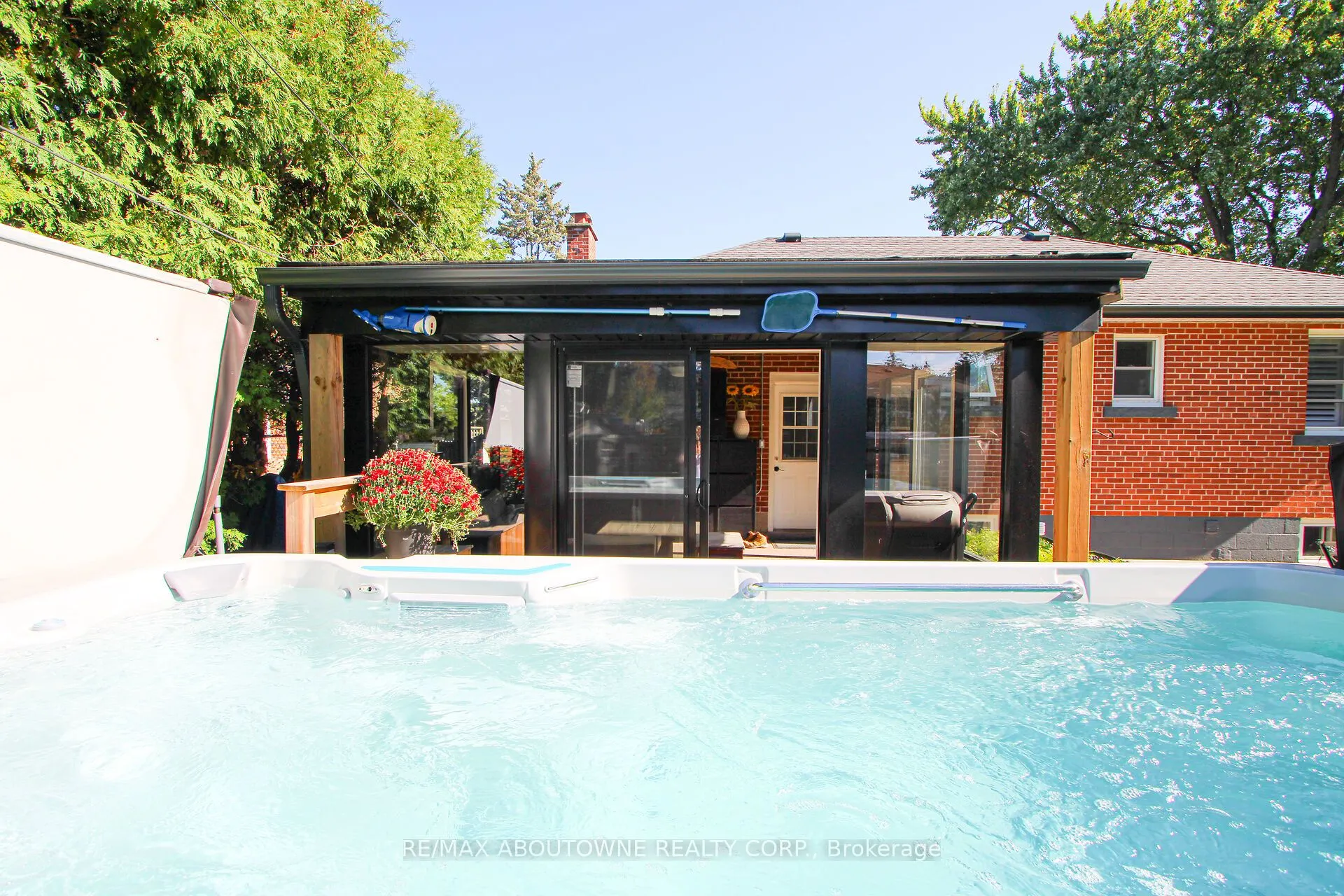 2105 Maplewood Drive