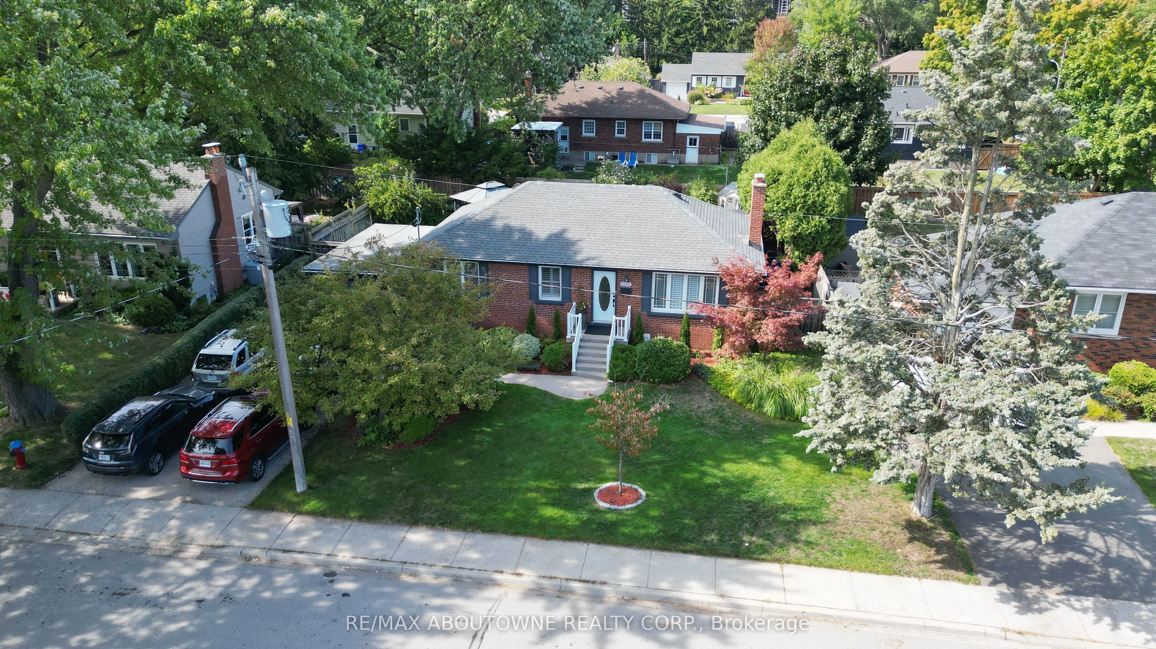 2105 Maplewood Drive