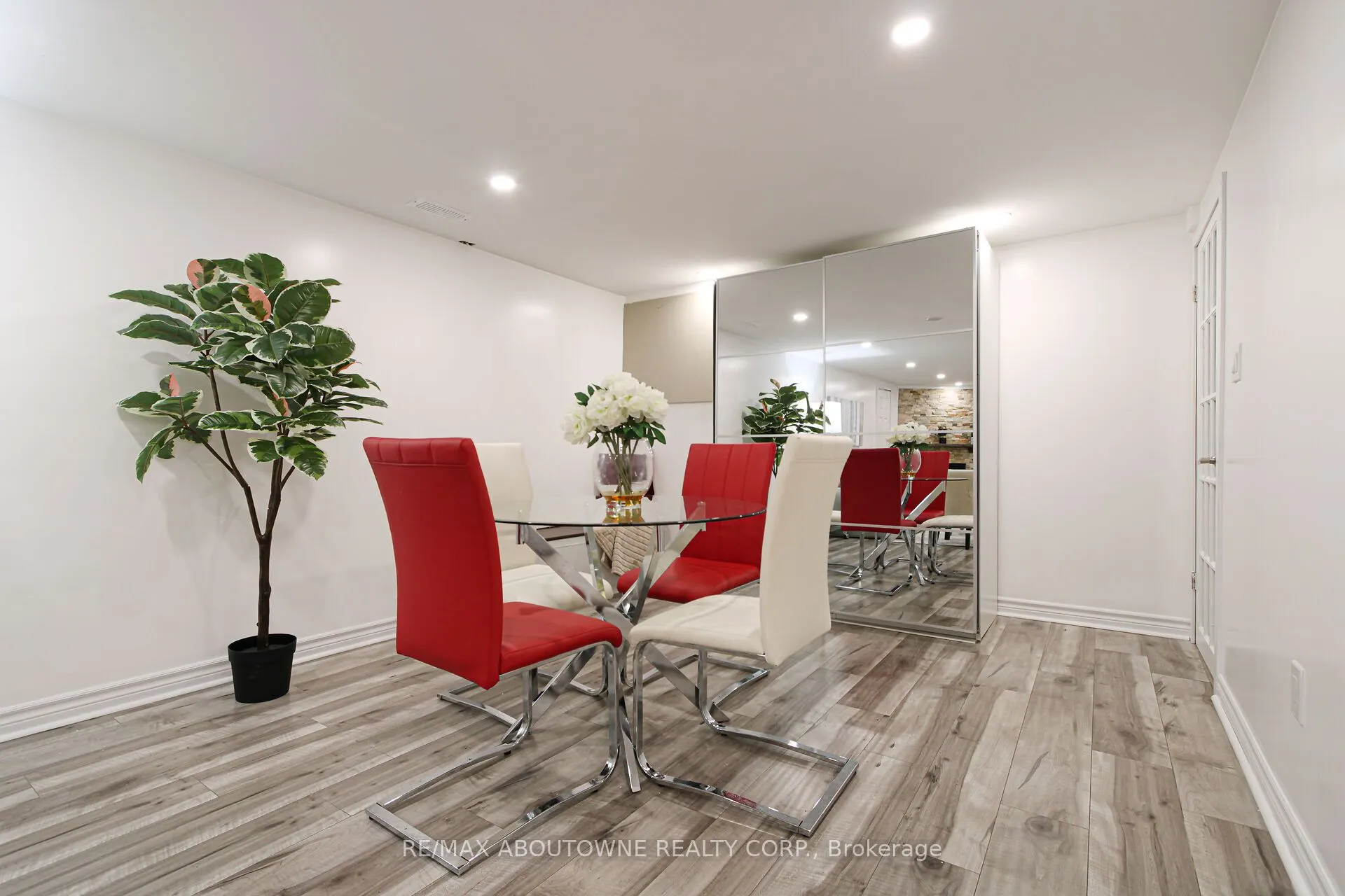 2105 Maplewood Drive