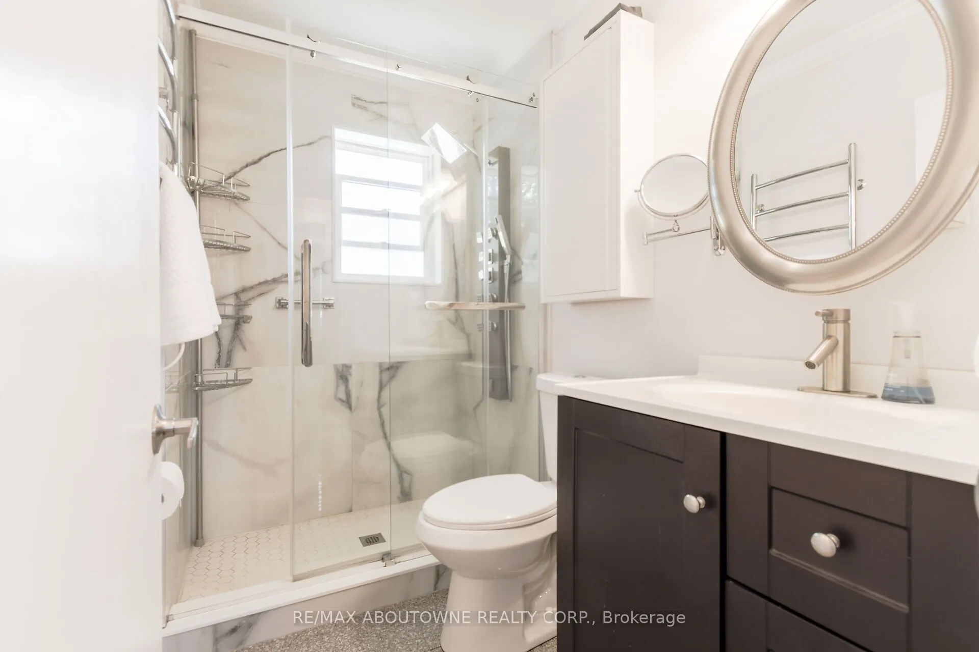 2105 Maplewood Drive