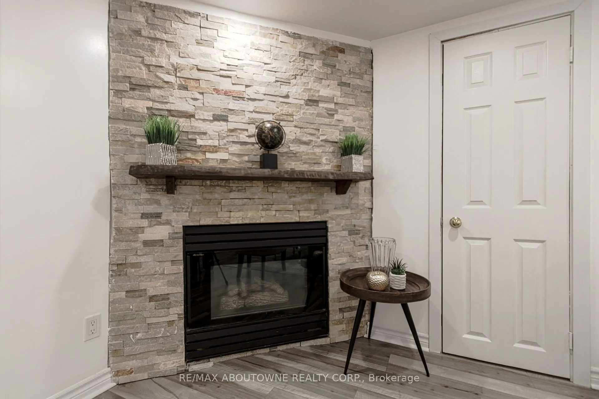2105 Maplewood Drive