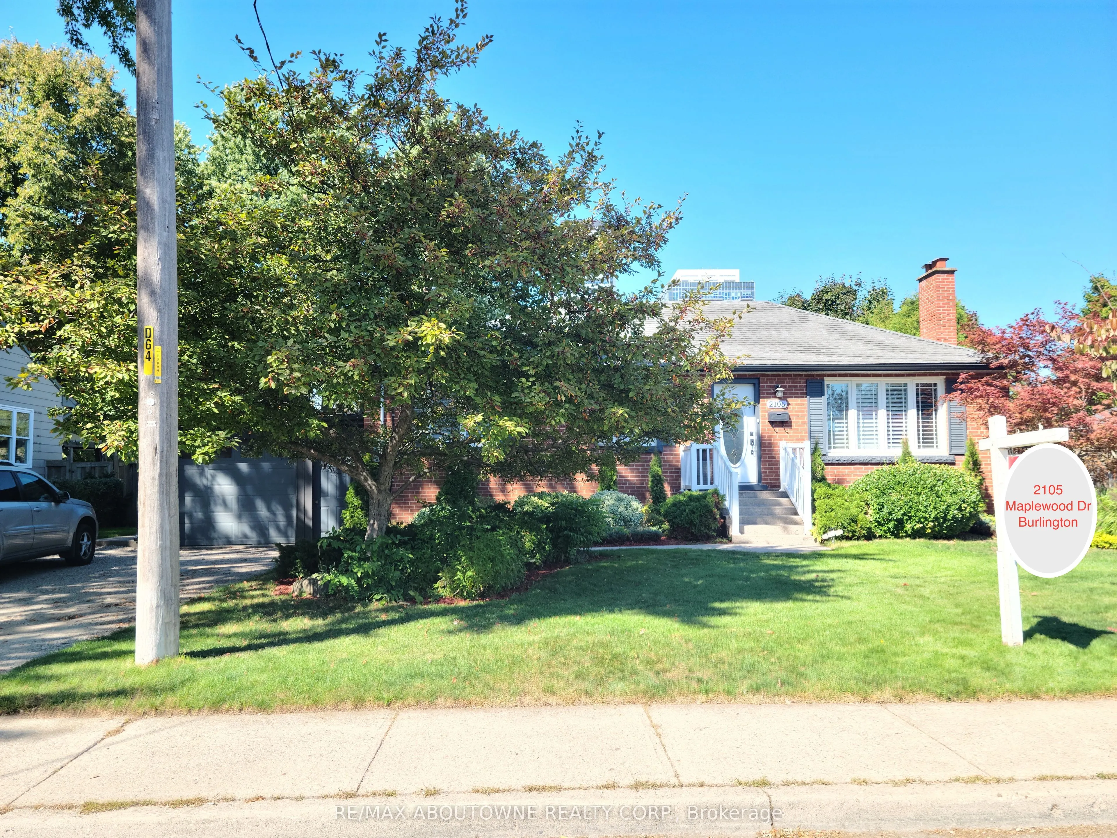 2105 Maplewood Drive