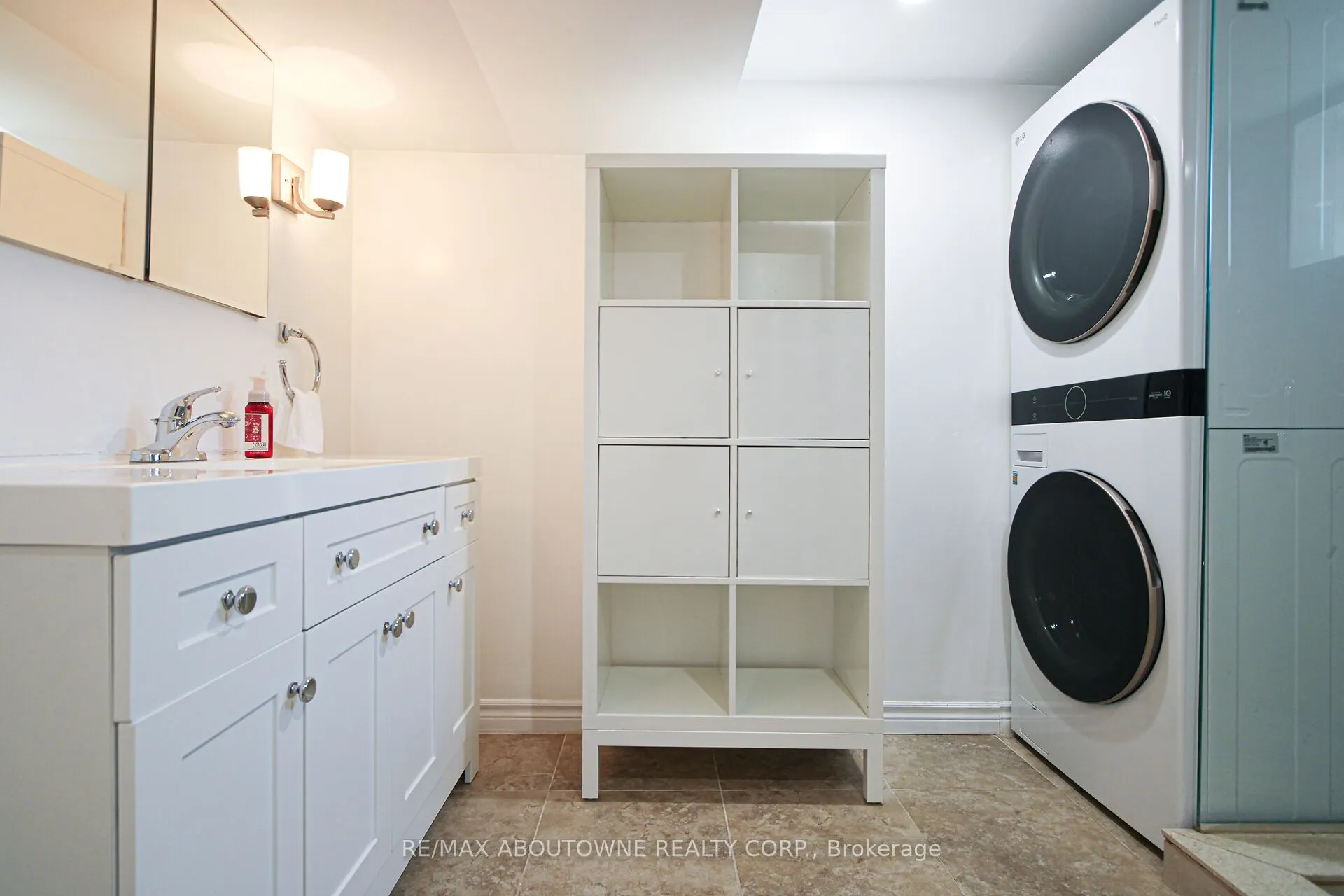 2105 Maplewood Drive