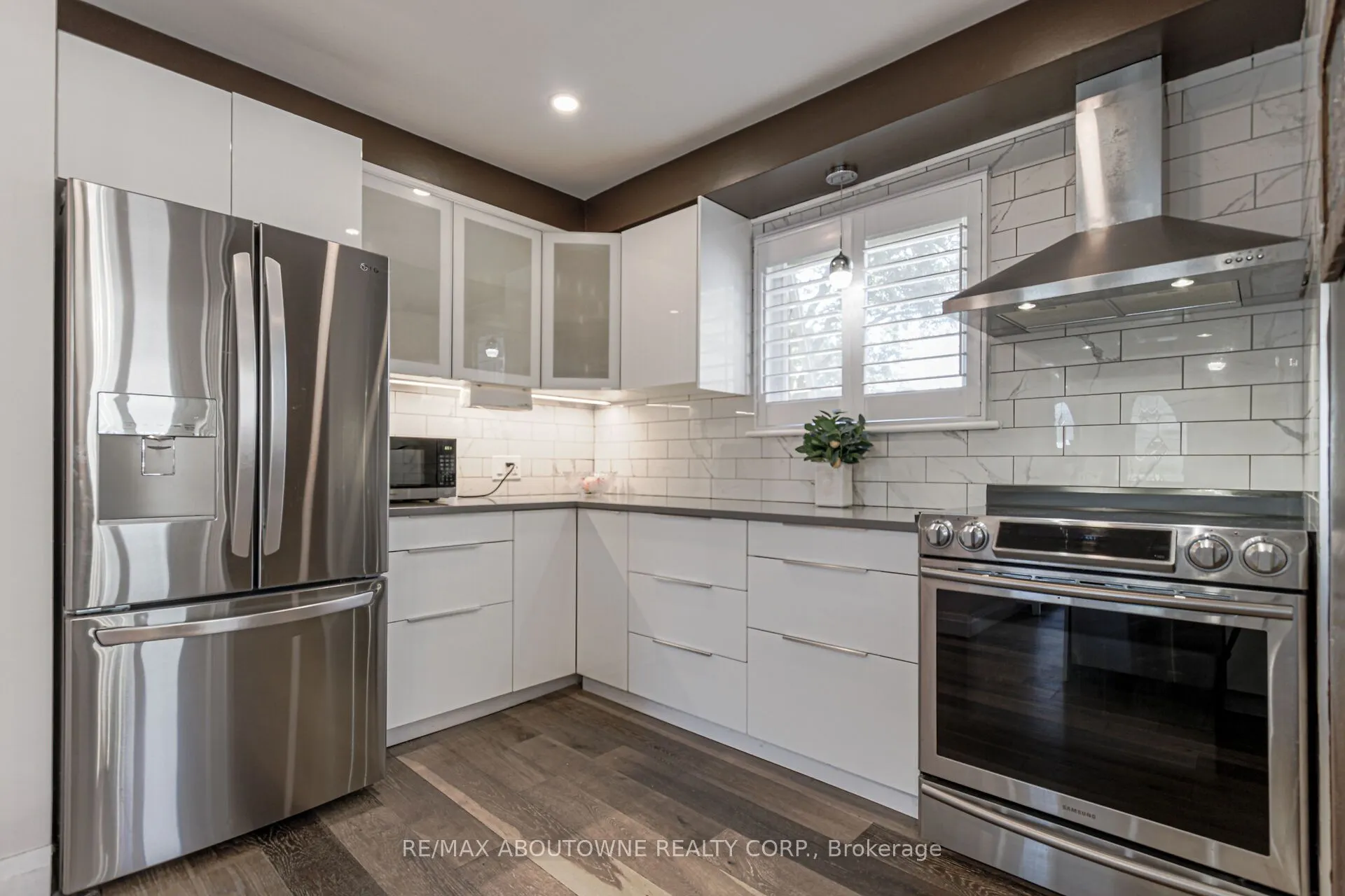 2105 Maplewood Drive