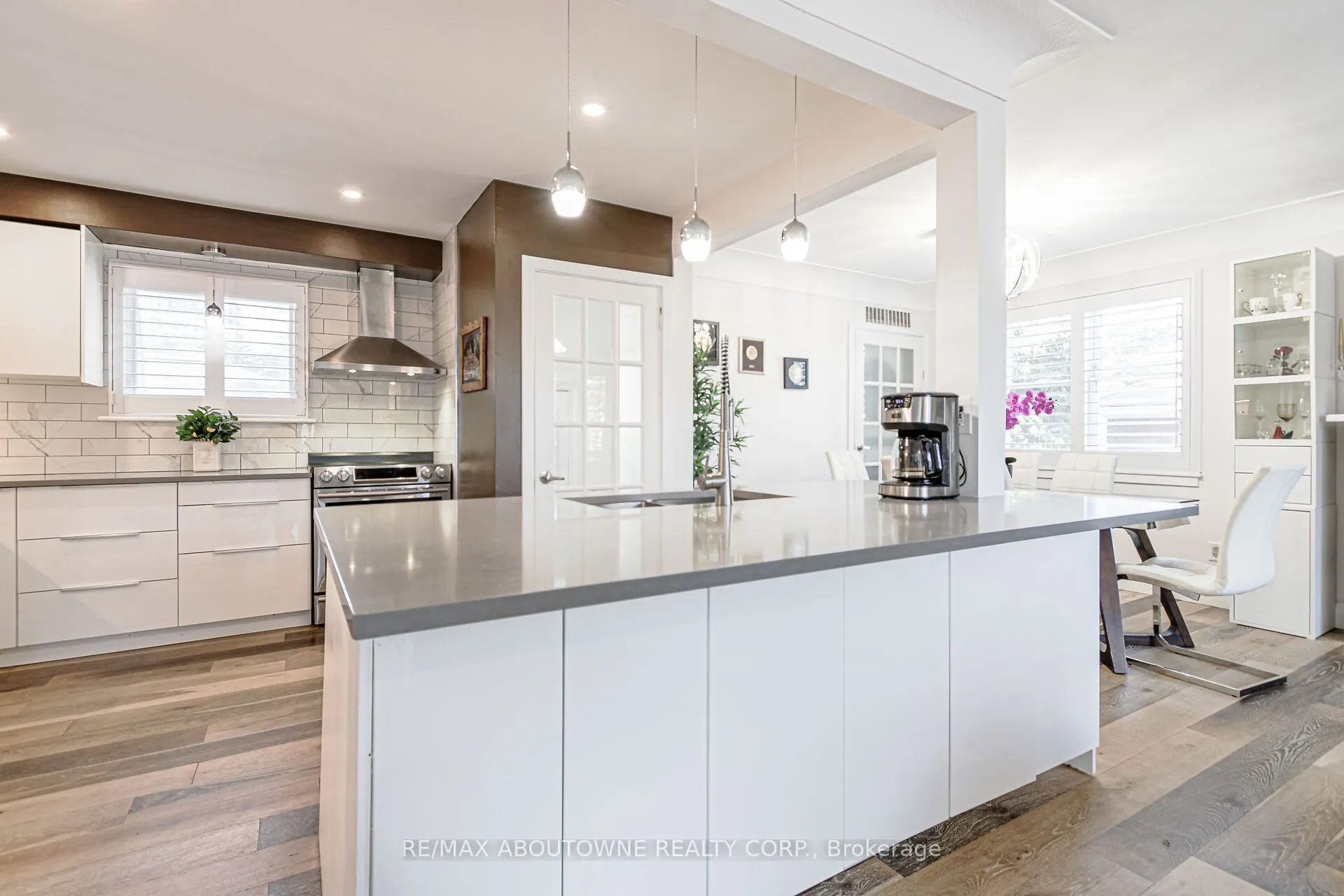 2105 Maplewood Drive