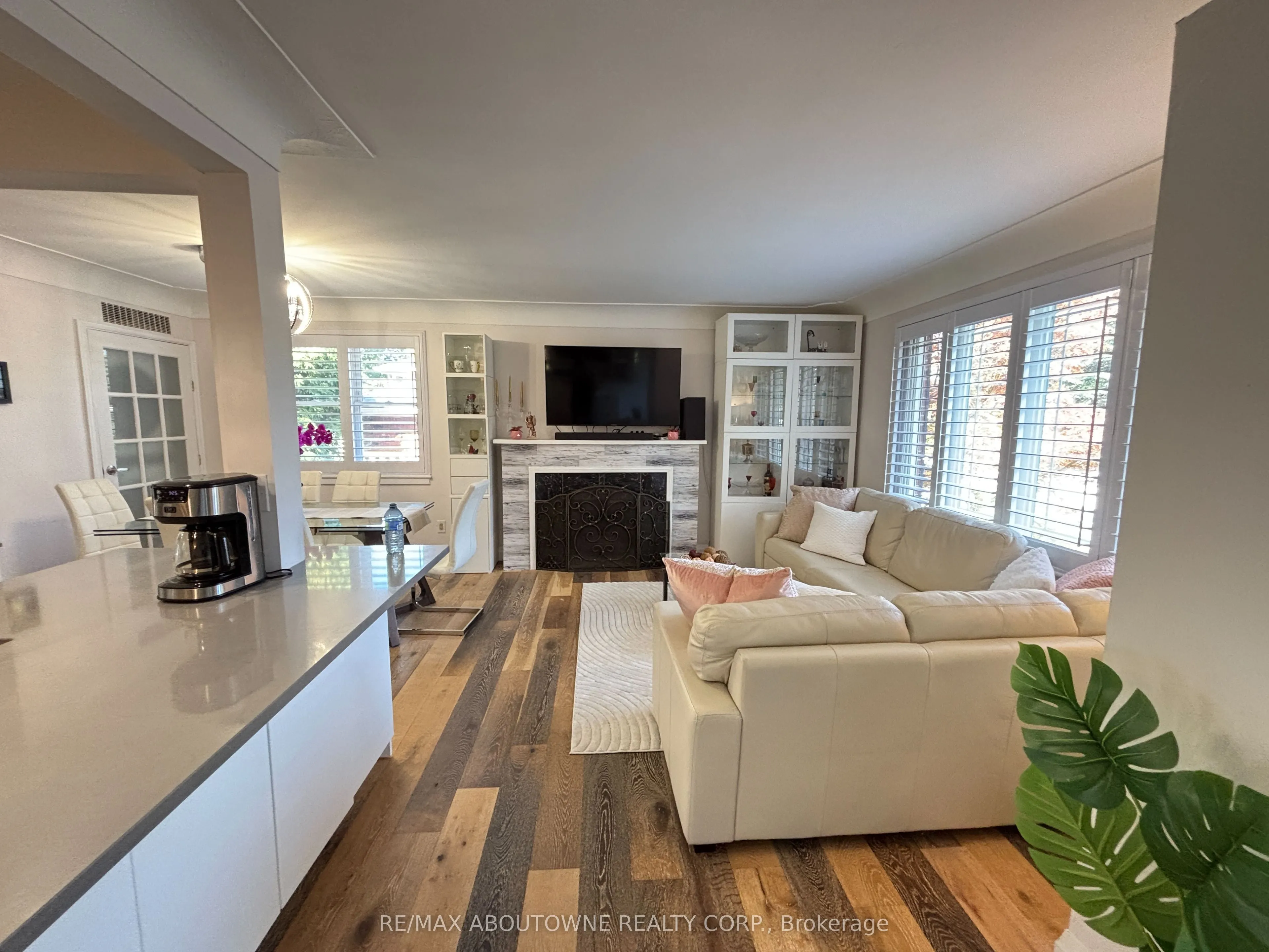 2105 Maplewood Drive