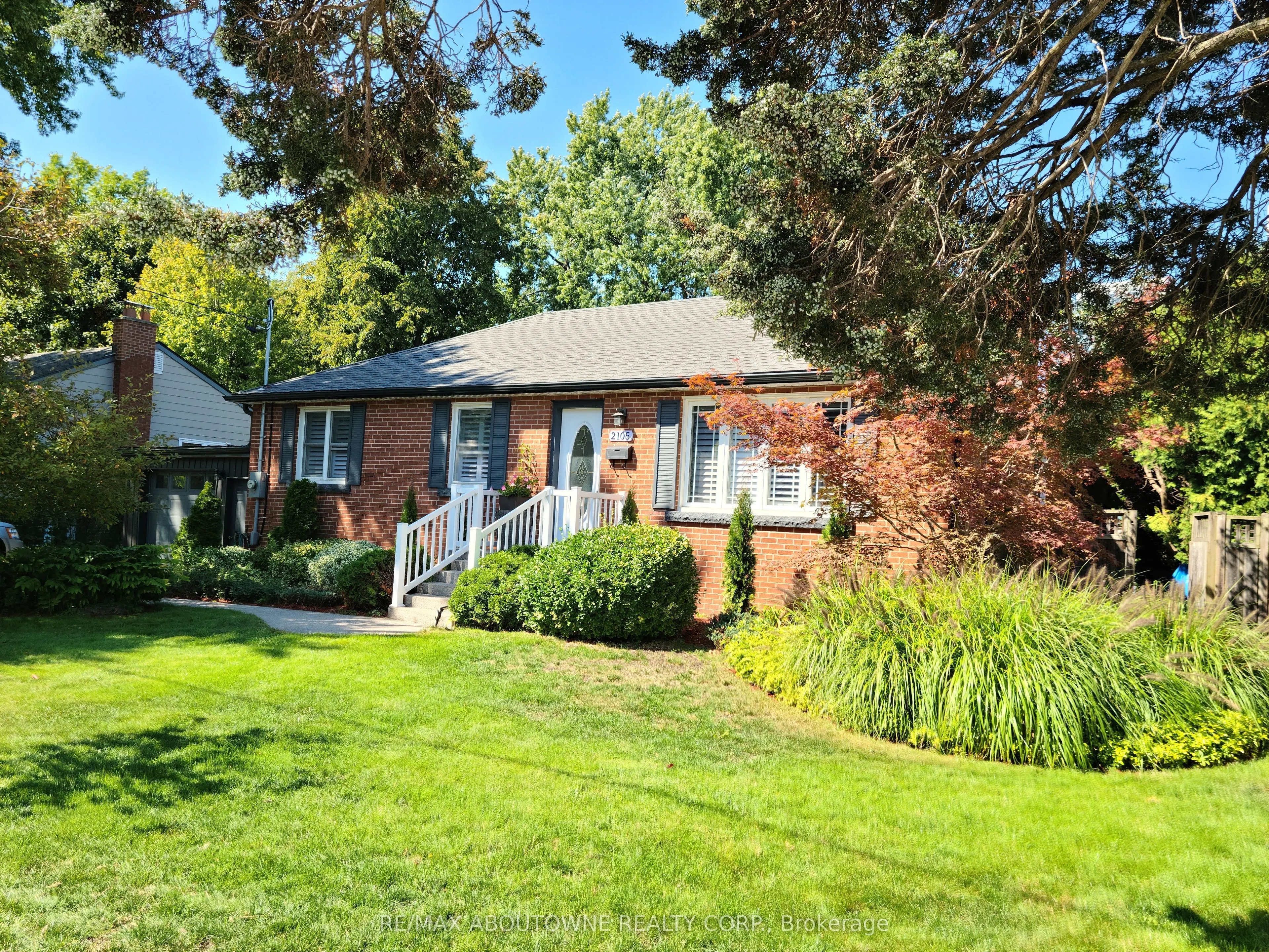 2105 Maplewood Drive