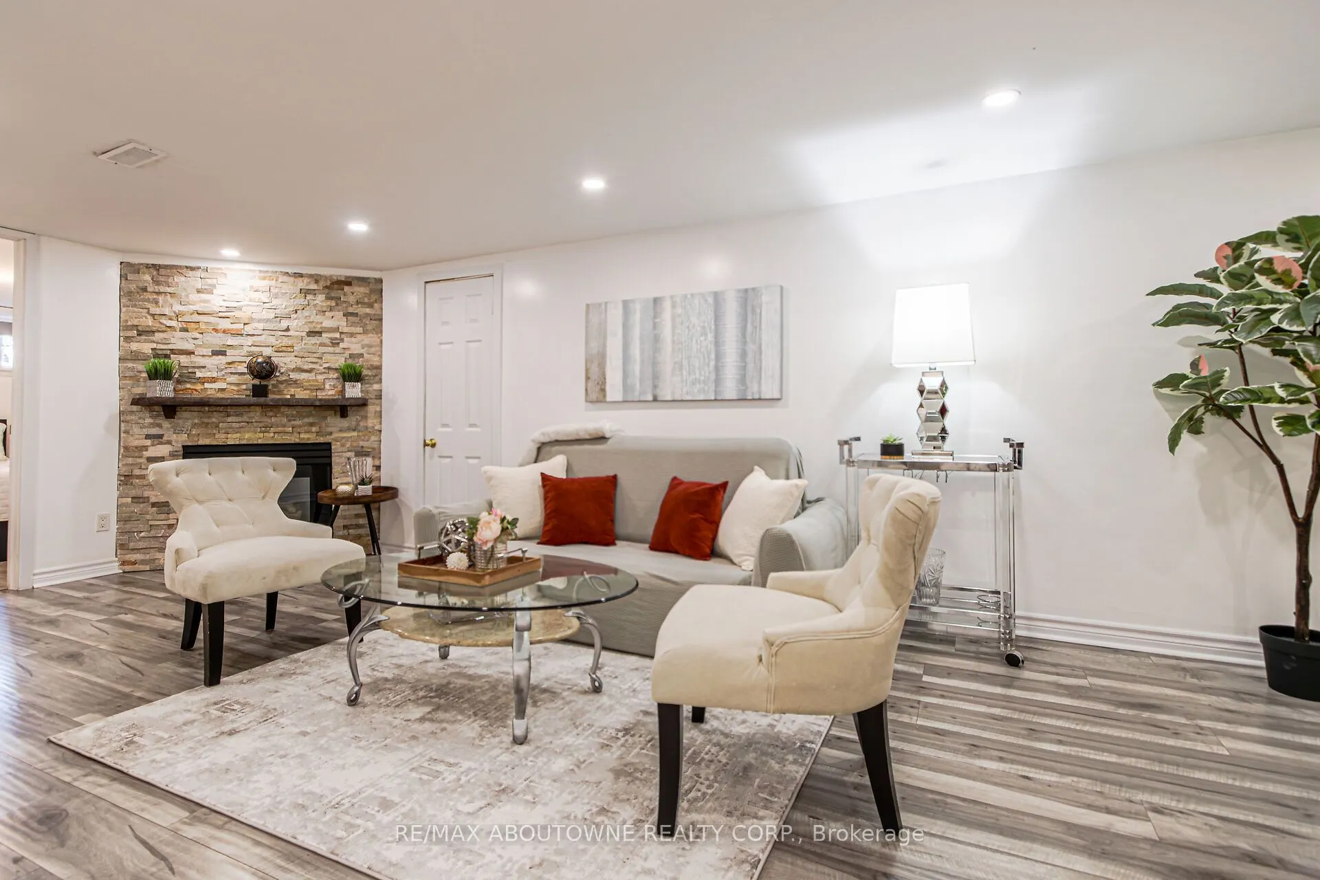 2105 Maplewood Drive
