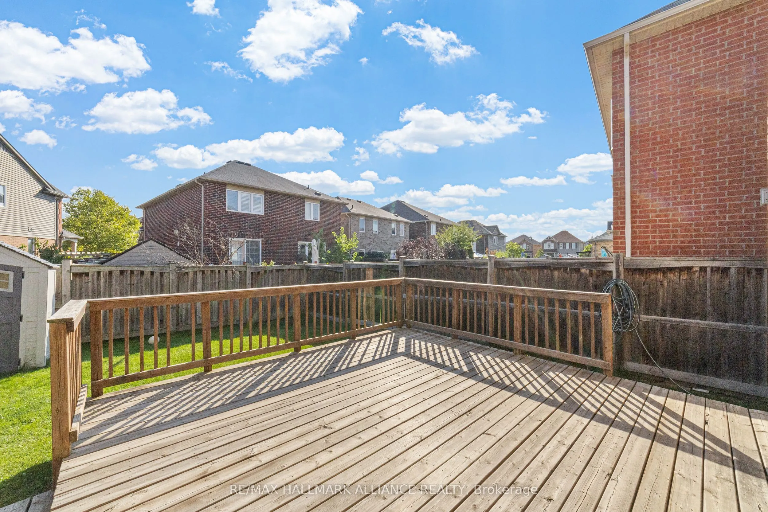 402 Schreyer Crescent
