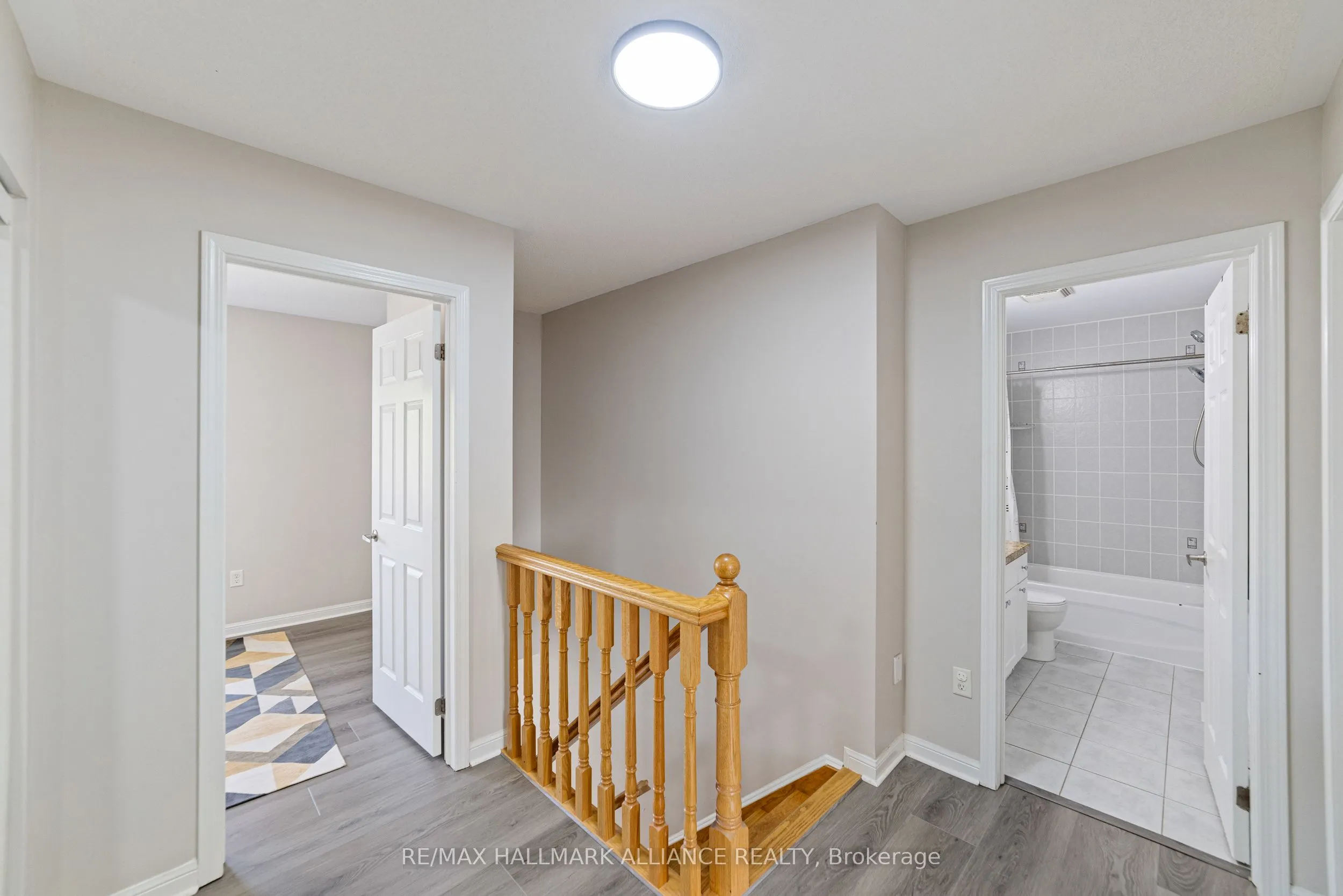 402 Schreyer Crescent