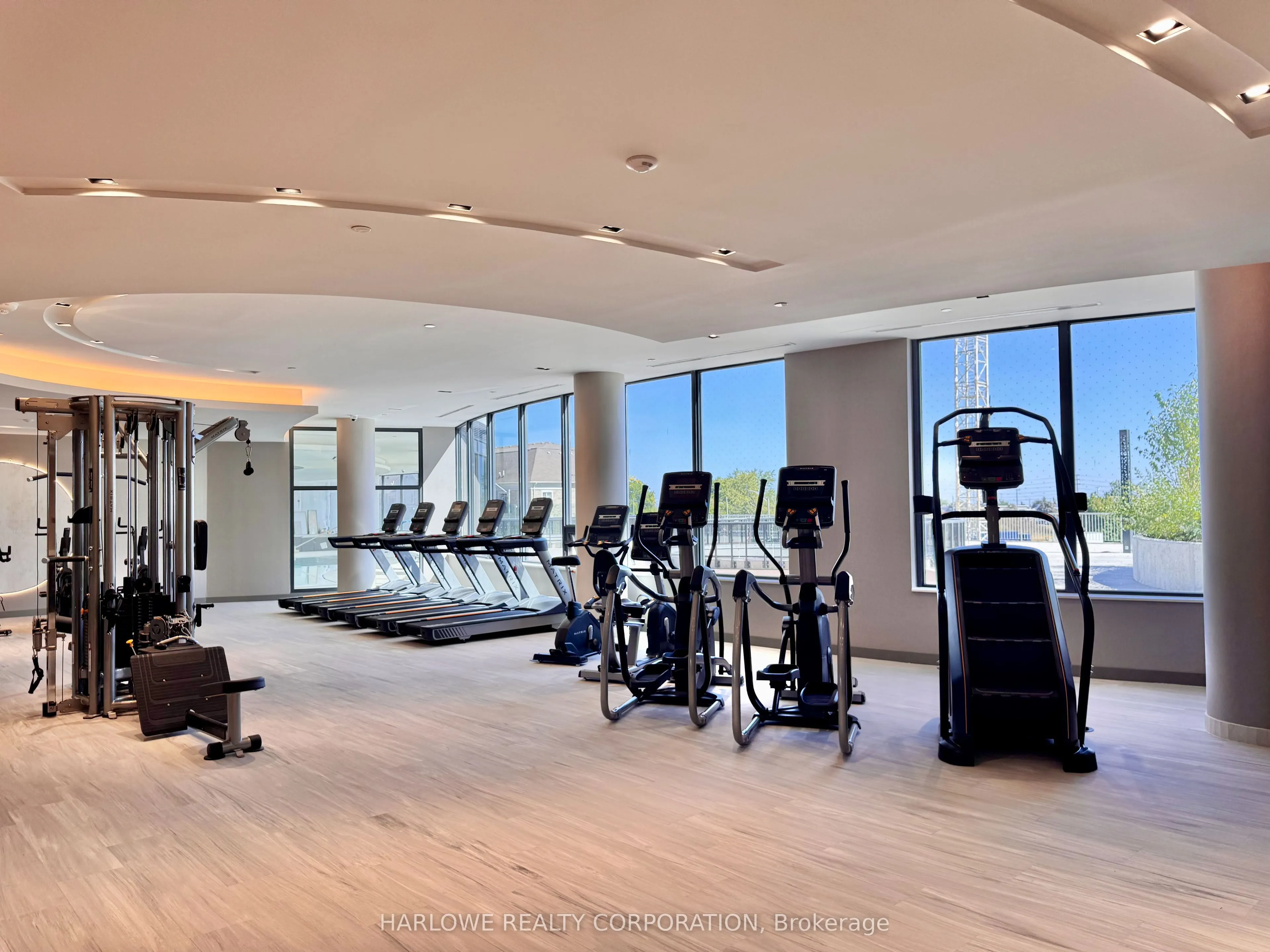 5105 Hurontario Street, #212