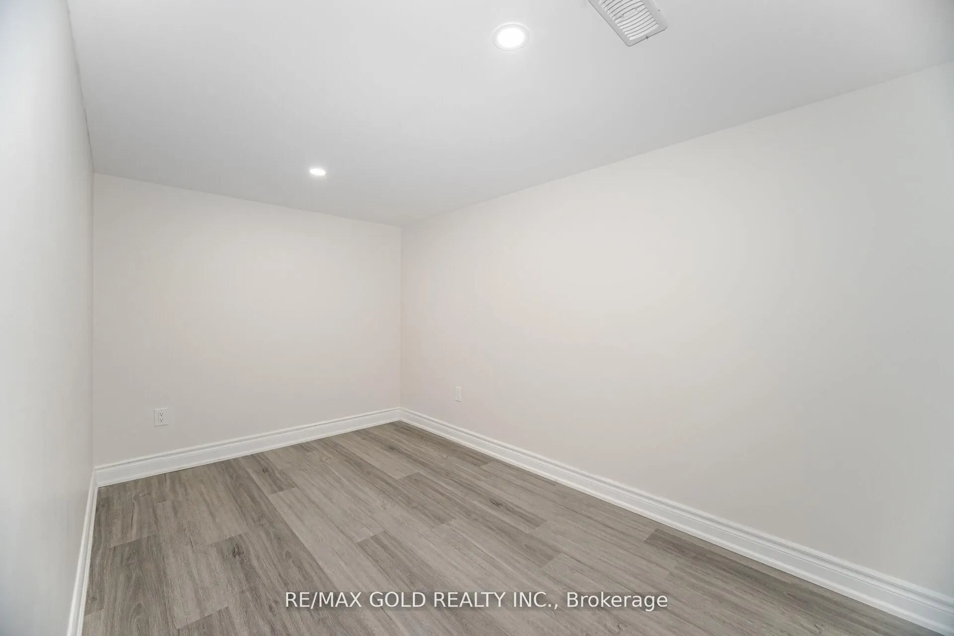 62 Valley Lane