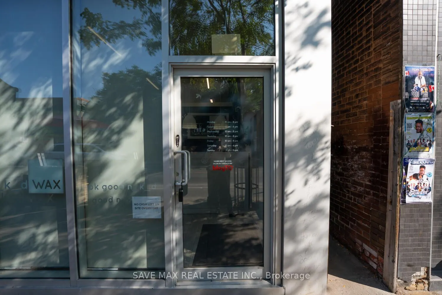 910 Bloor Street W