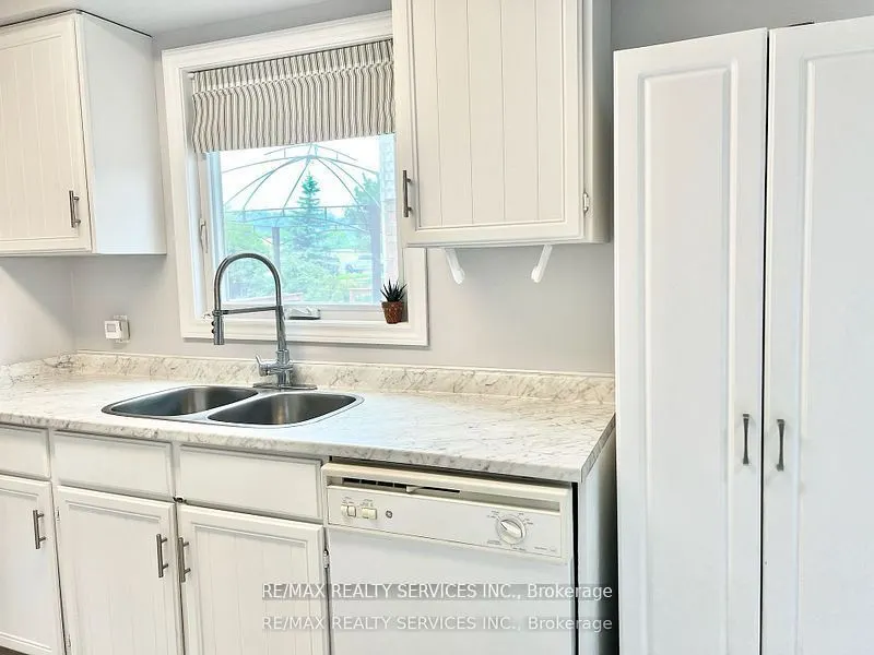 3 Oleander Crescent