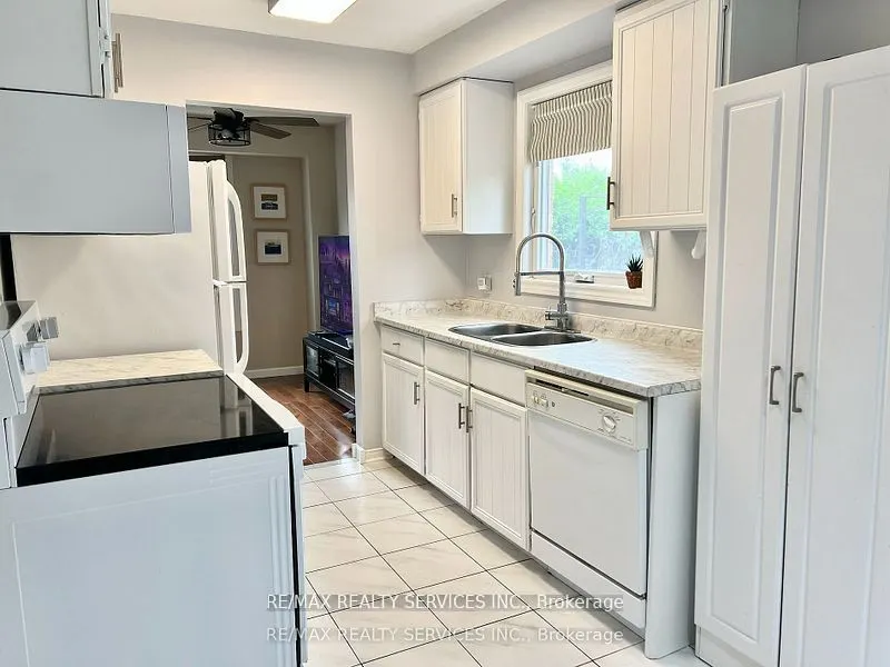 3 Oleander Crescent