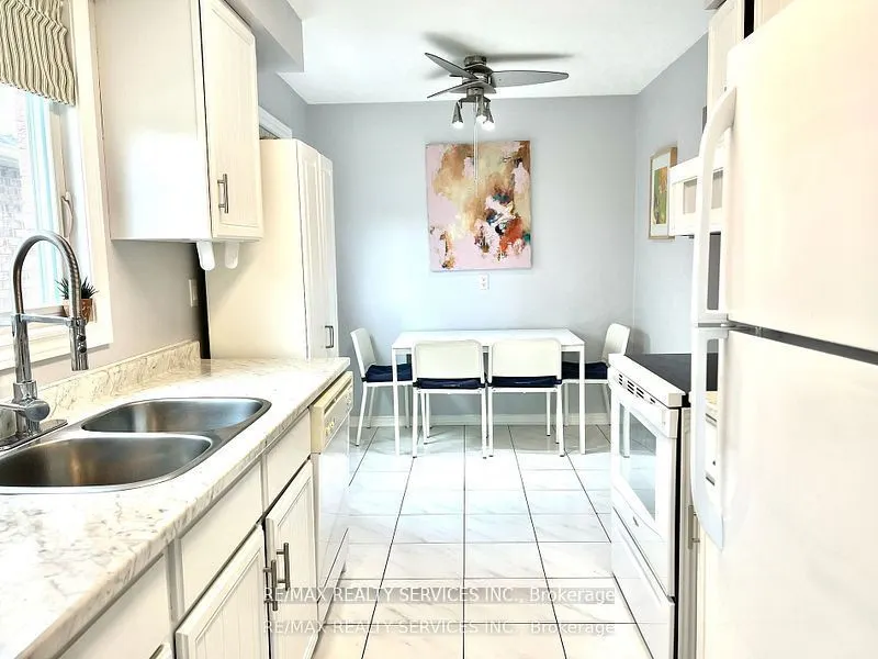 3 Oleander Crescent