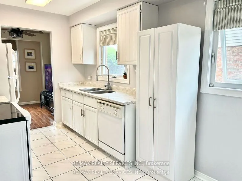 3 Oleander Crescent