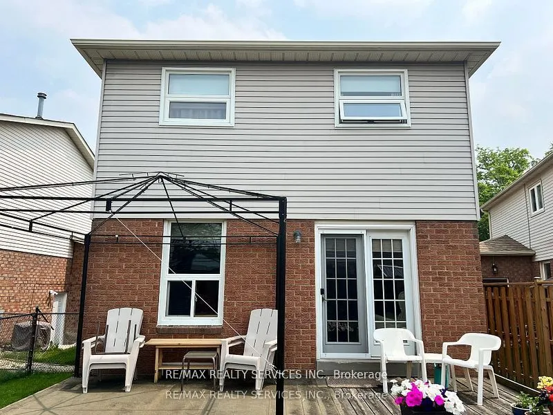 3 Oleander Crescent