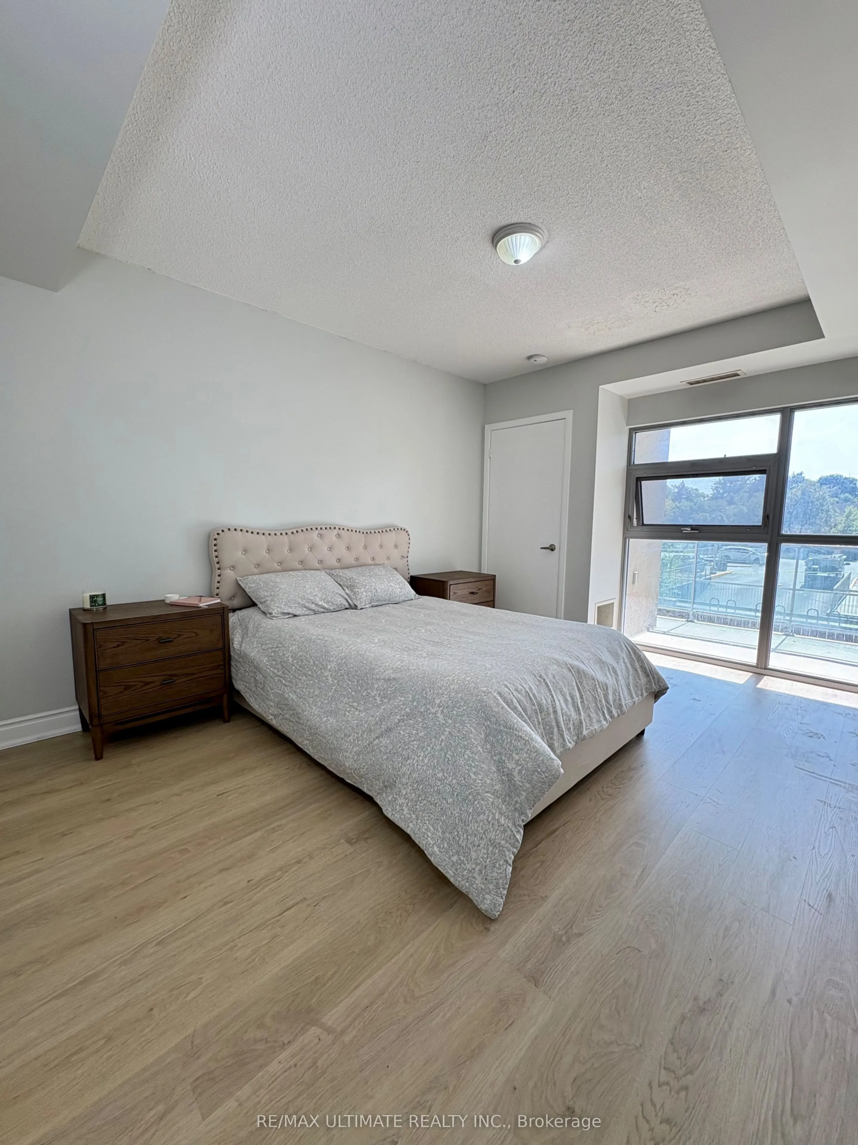 2464 Weston Road, #207