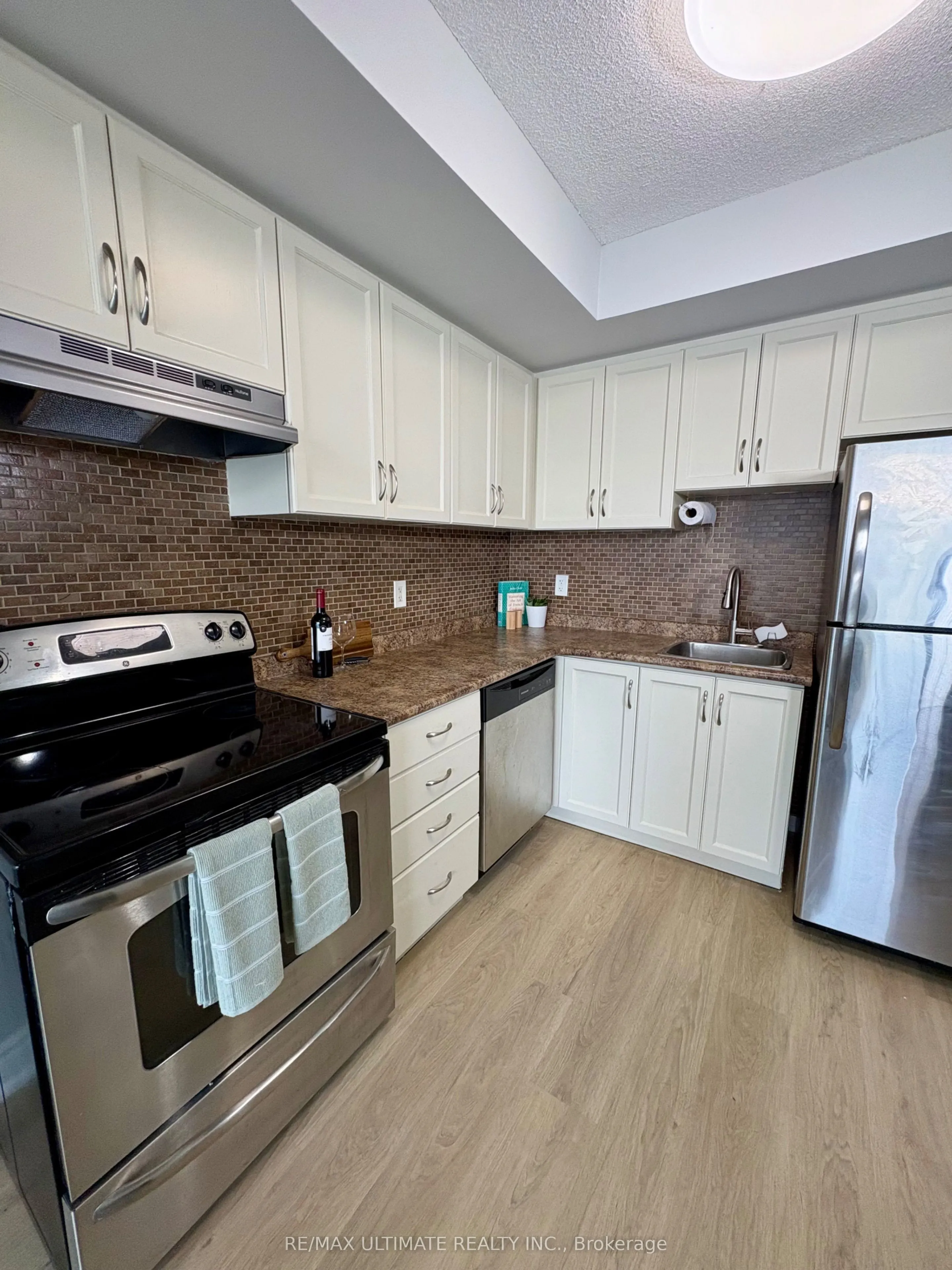 2464 Weston Road, #207