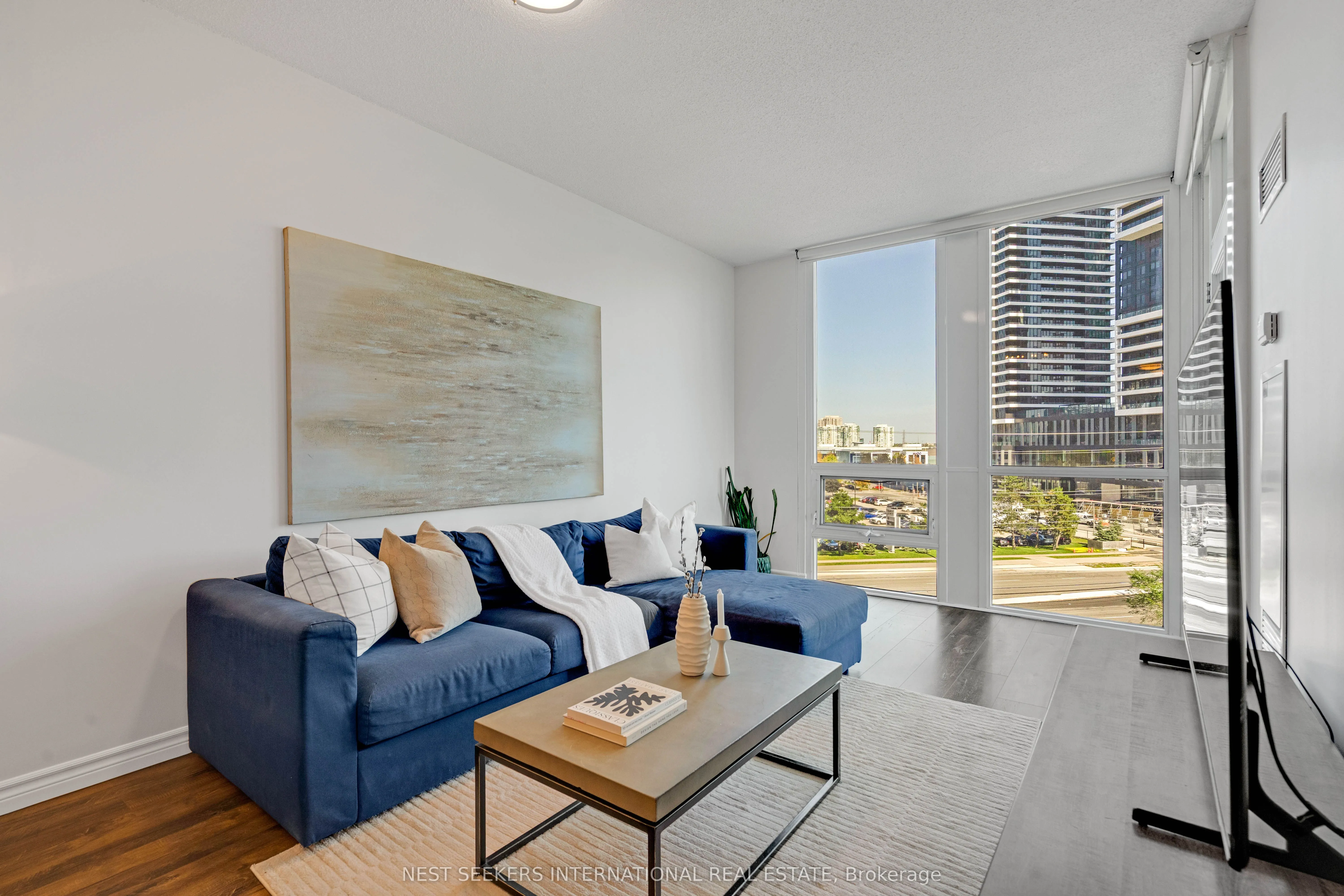 220 Burnhamthorpe Road W, #501