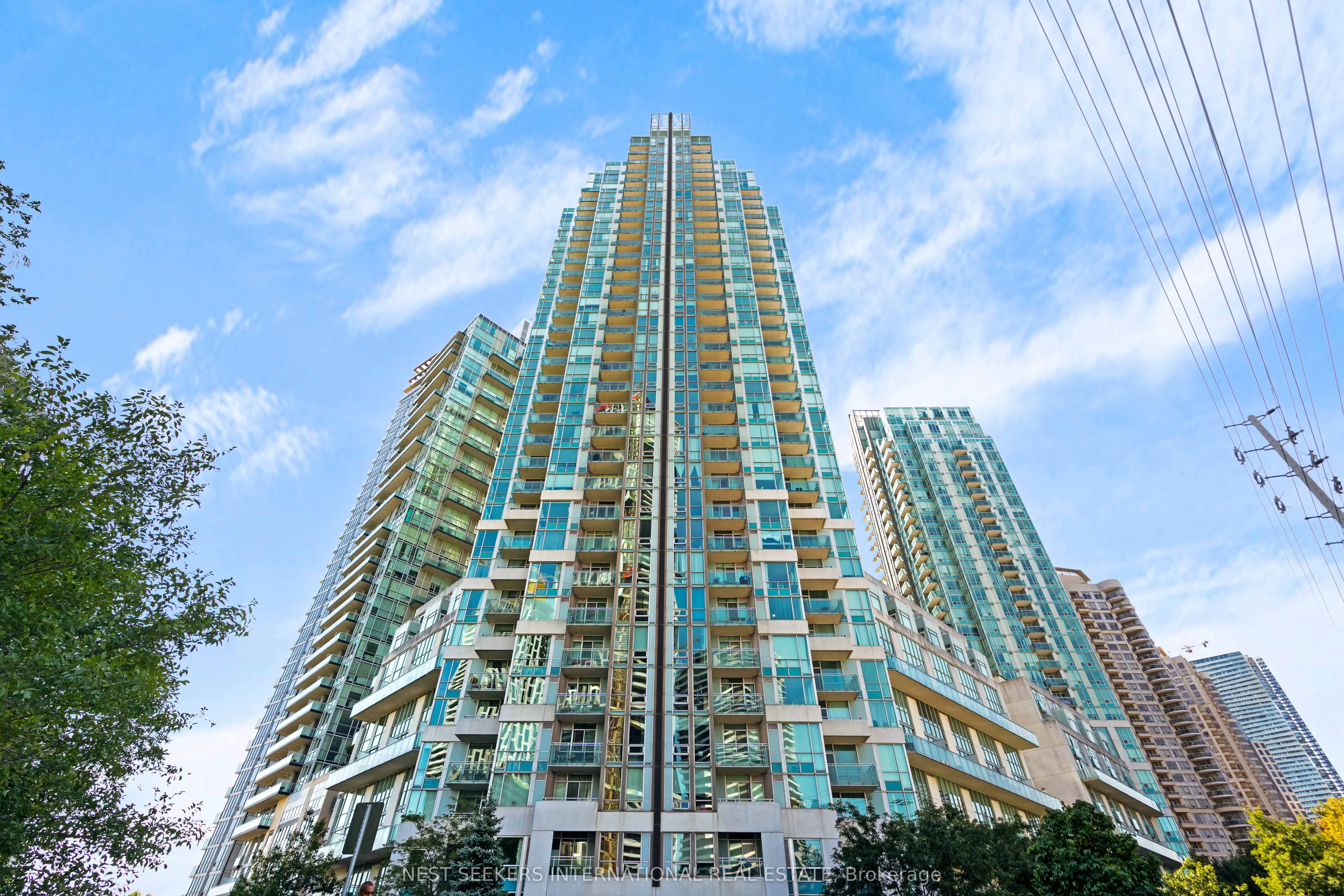 220 Burnhamthorpe Road W, #501