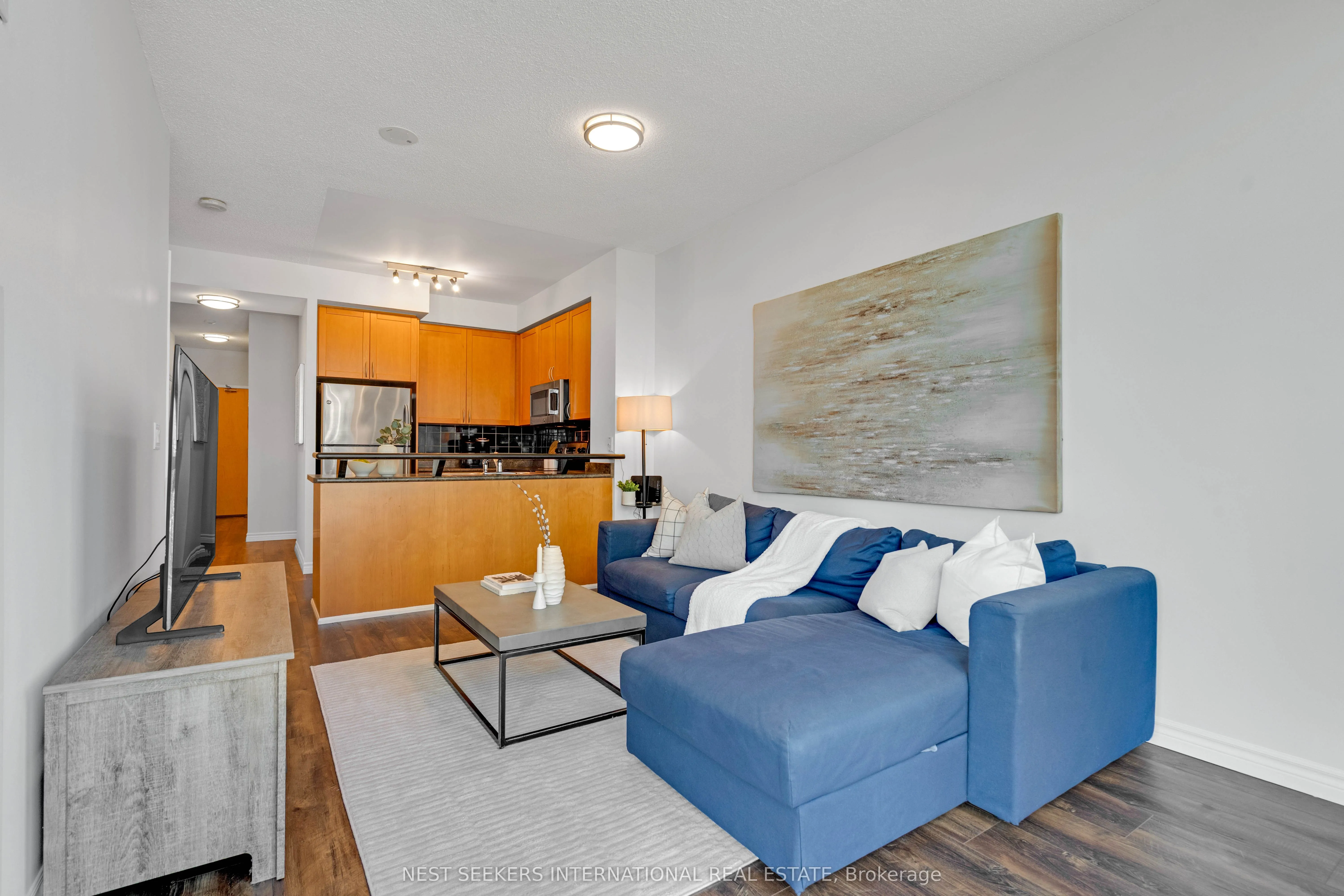 220 Burnhamthorpe Road W, #501