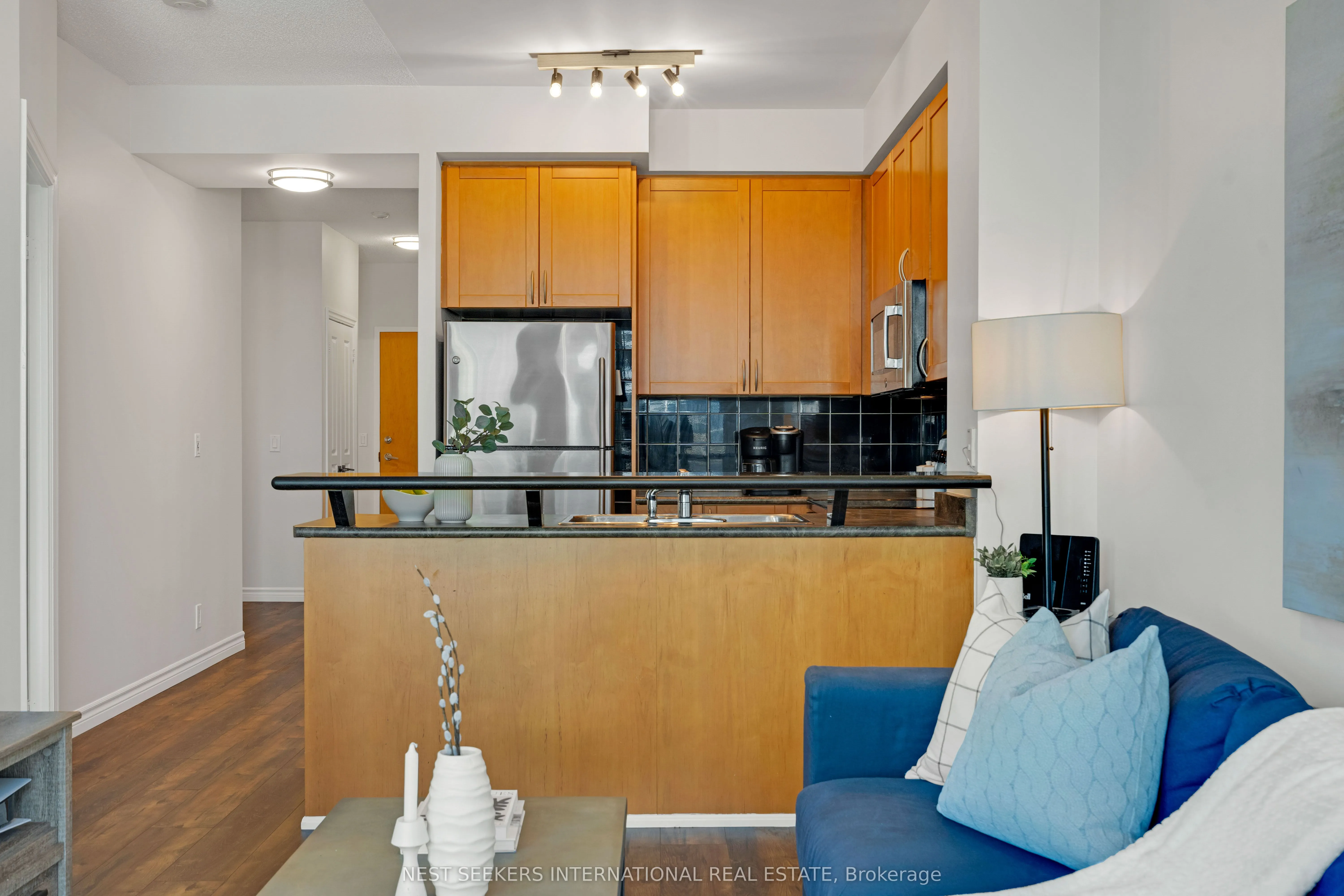 220 Burnhamthorpe Road W, #501