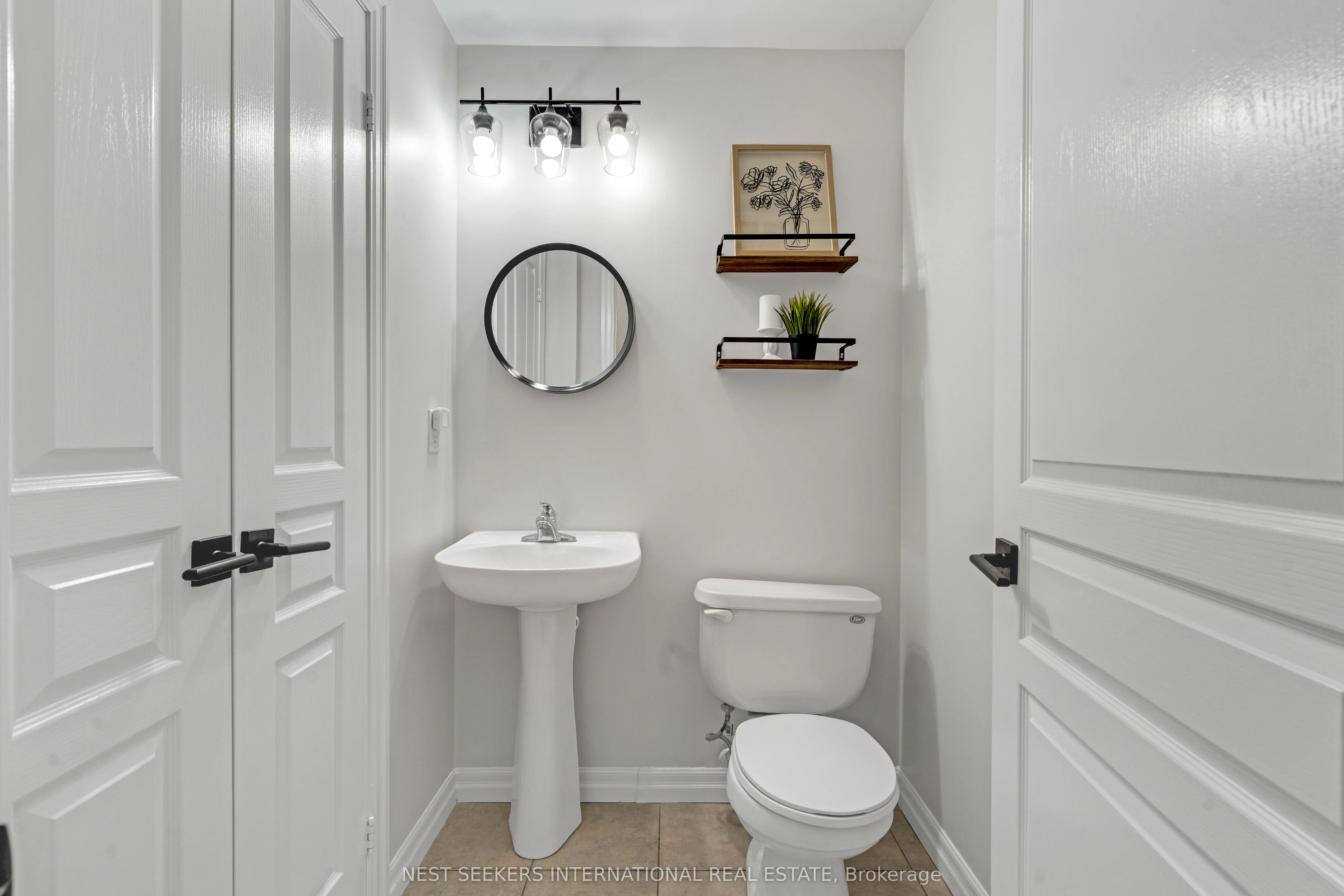 220 Burnhamthorpe Road W, #501