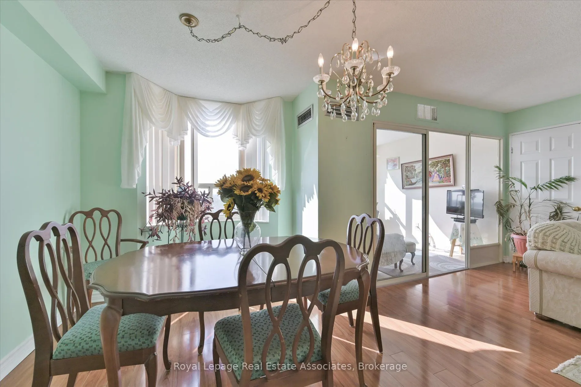 10 Malta Avenue, #1209