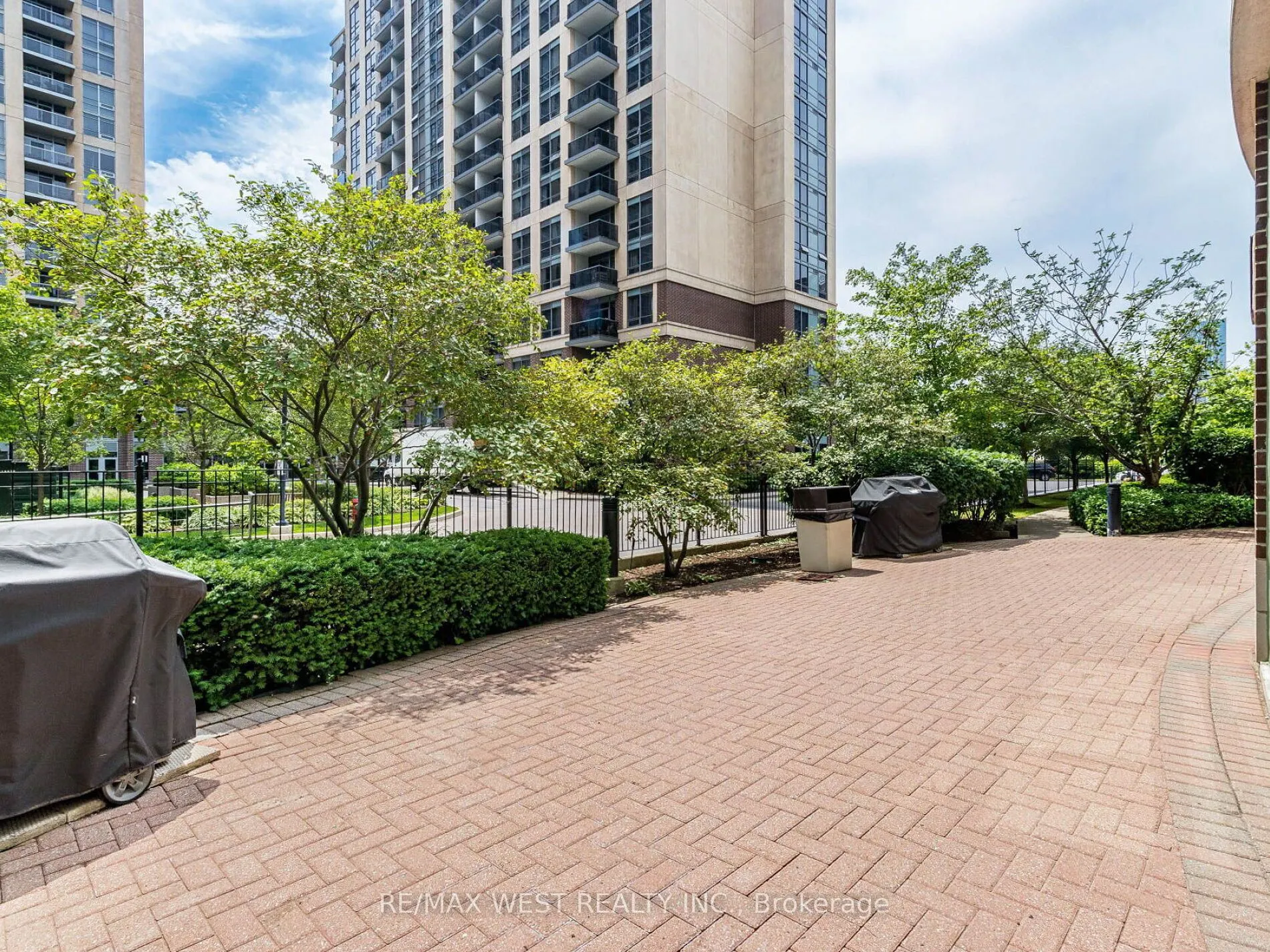 9 Michael Power Place, #101