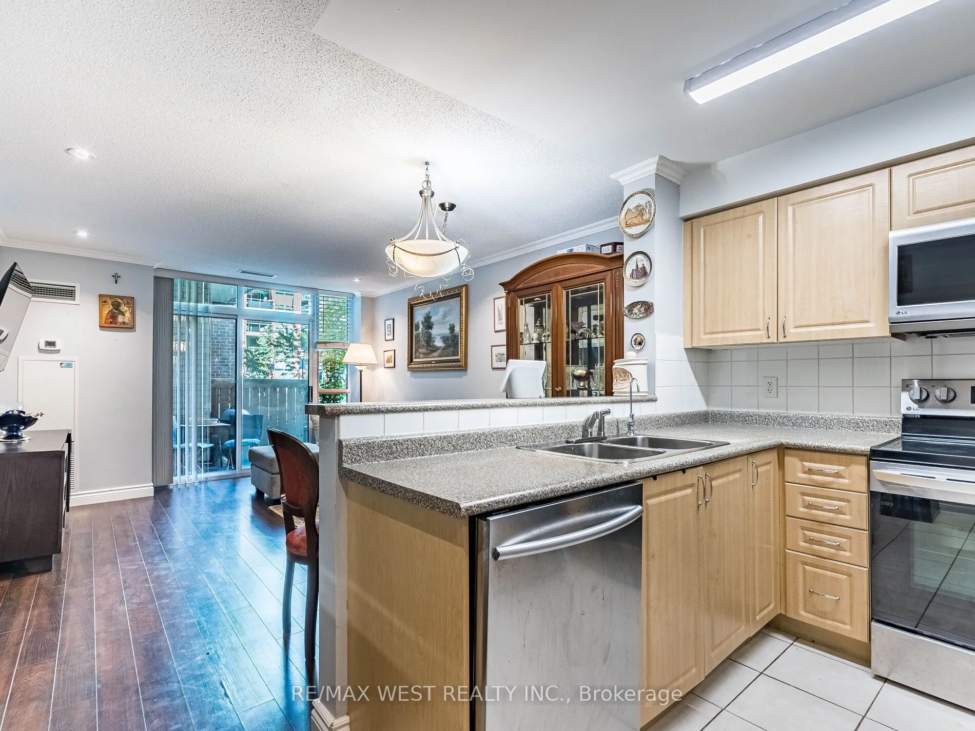 9 Michael Power Place, #101