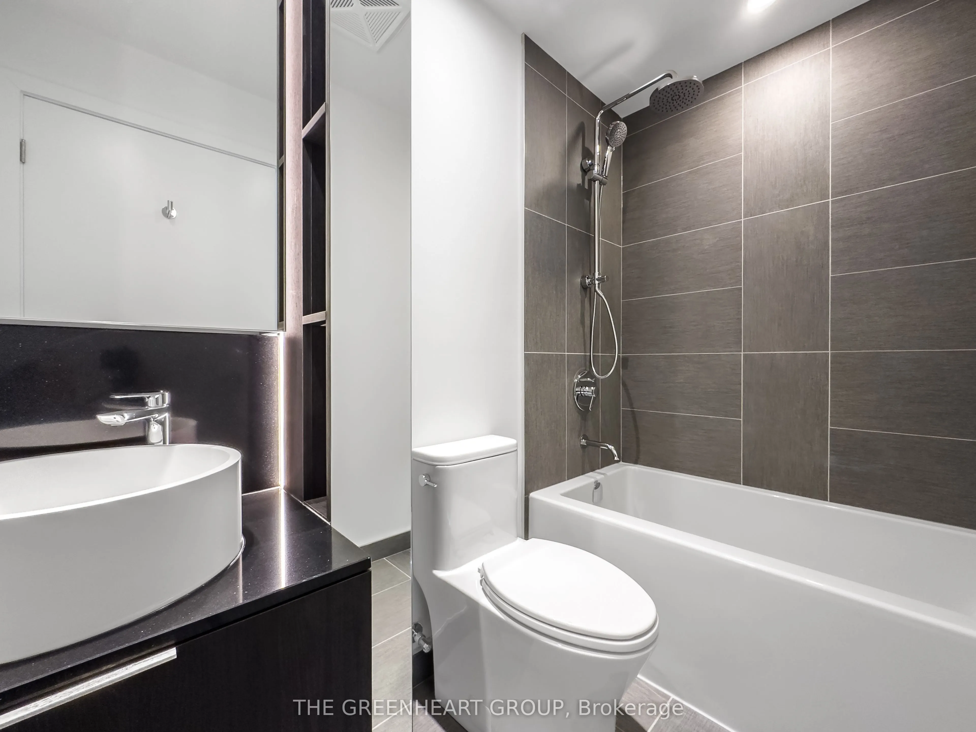 28 Ann Street, #221