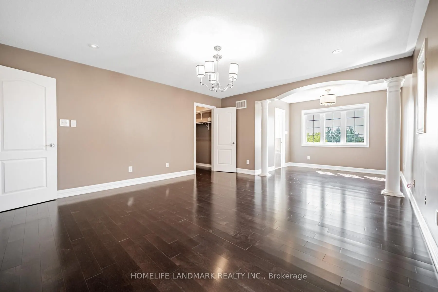 2481 Whistling Springs Crescent