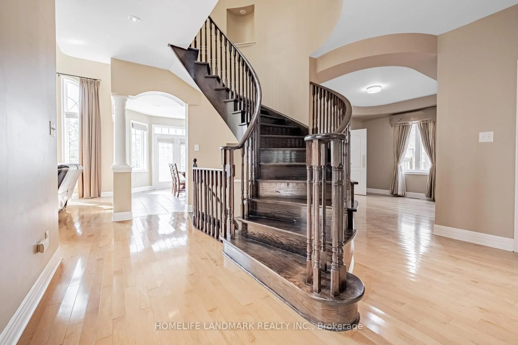2481 Whistling Springs Crescent