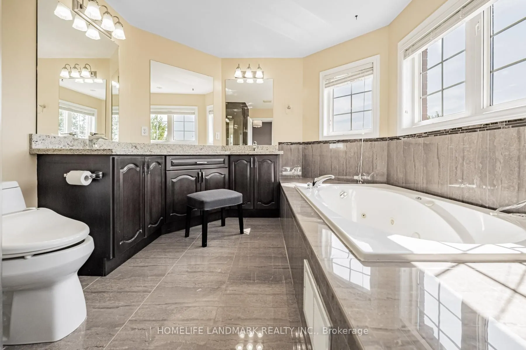 2481 Whistling Springs Crescent