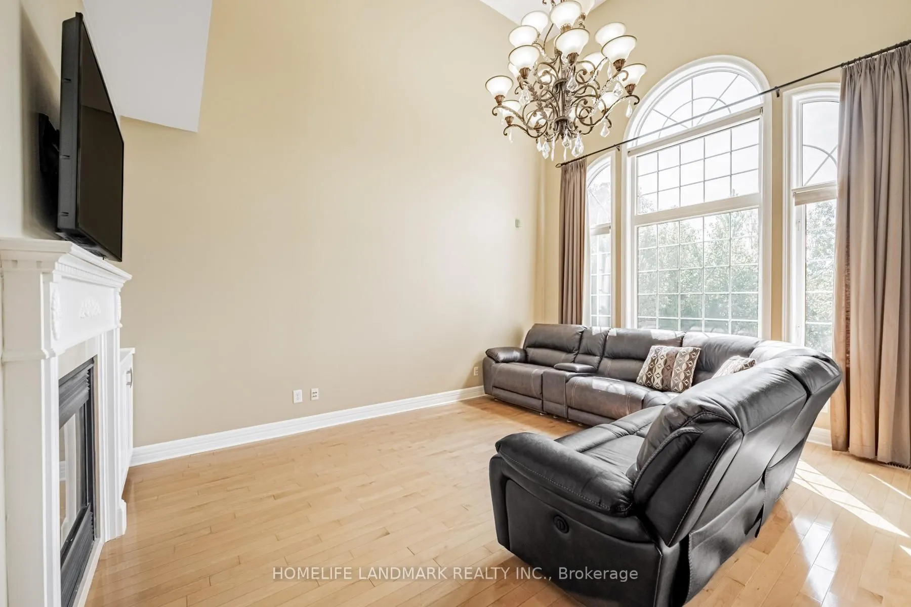 2481 Whistling Springs Crescent