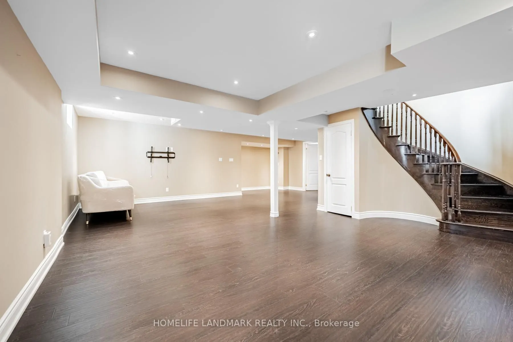 2481 Whistling Springs Crescent