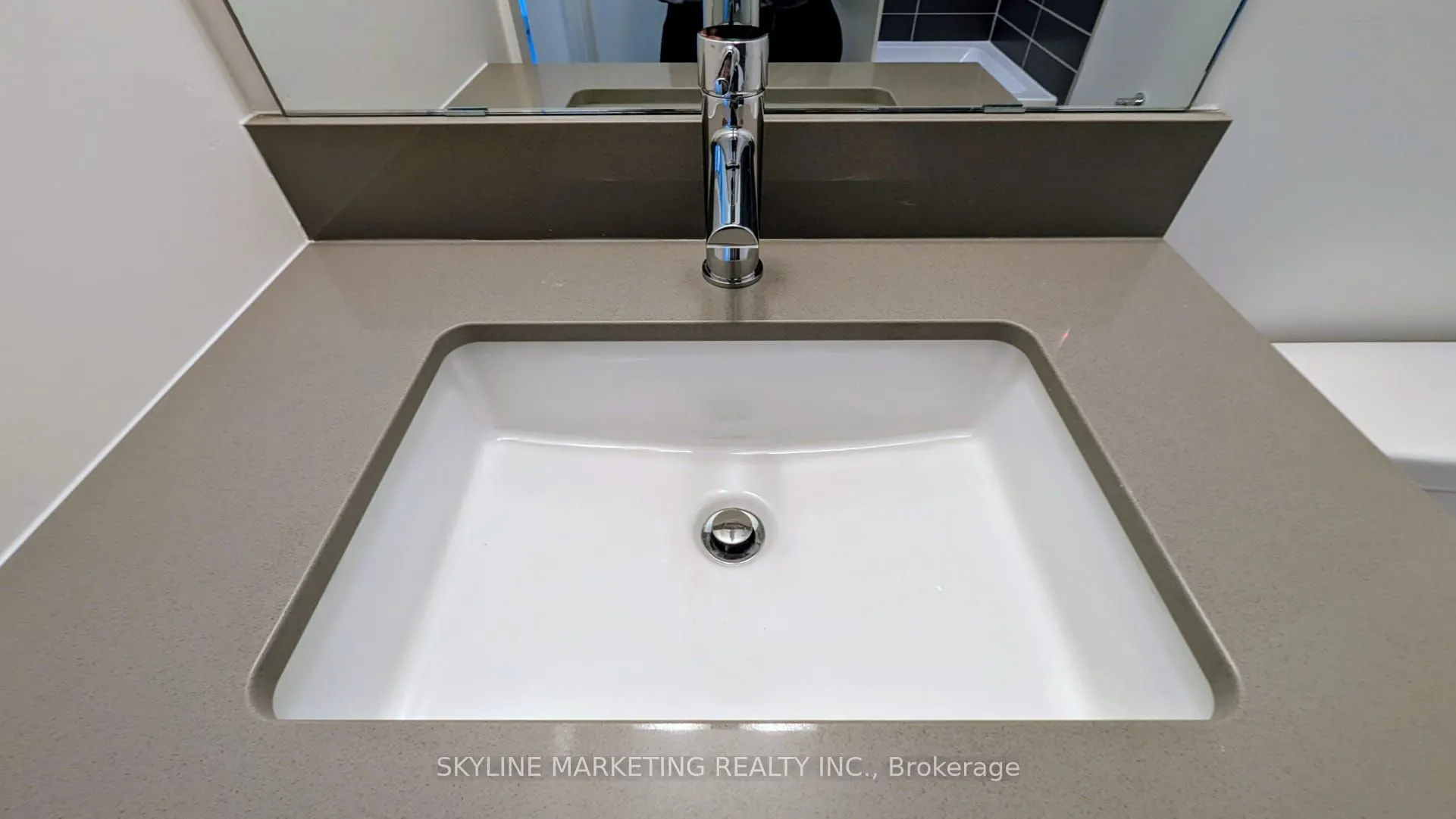 3079 Trafalgar Road, #1504